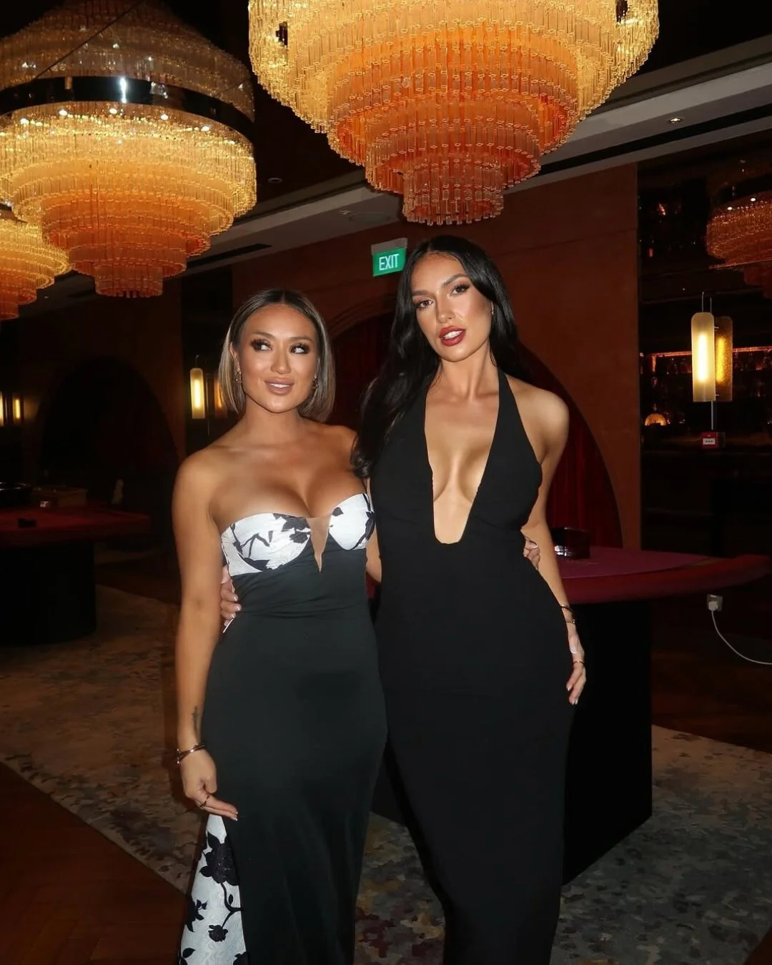 Cheers to good company and even better nights at ANTI:DOTE.

Thank you @mellieyu for sharing these stunning moments with us.

#ANTIDOTEBARSG #FairmontSingapore