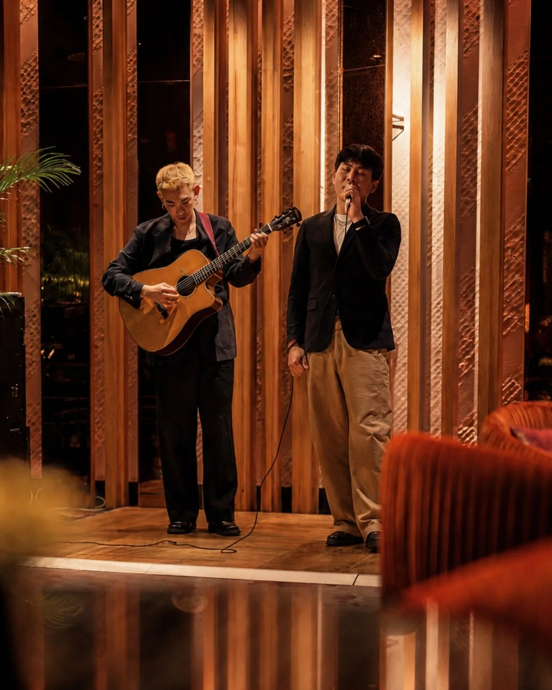 Cocktails. Conversations. LIVE Music. 🎶

There's something special about an evening spent at ANTI:DOTE, where talented musicians set the mood and every drink is crafted to be savoured.

Join us for live music performances throughout the week and dis