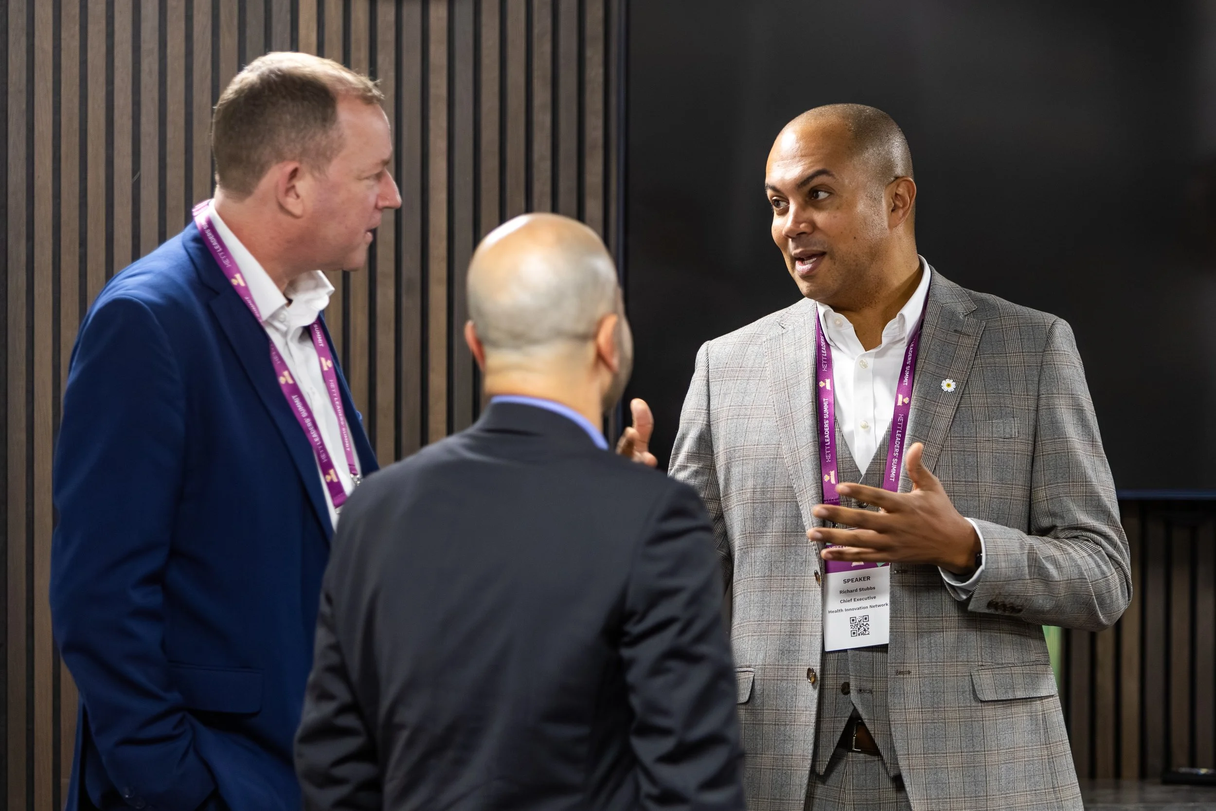 Delegates in conversation at HETT Leaders' Summit