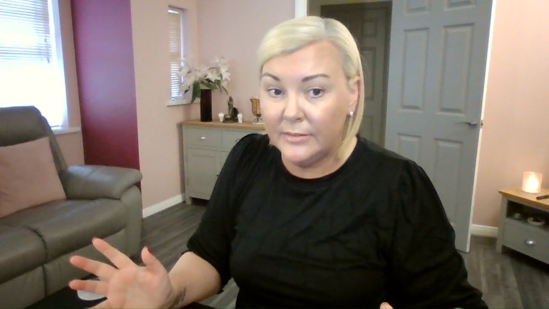 NEW MOON IN PISCES: Living In Delusion | Spiritual Intuitive Tarot Reading