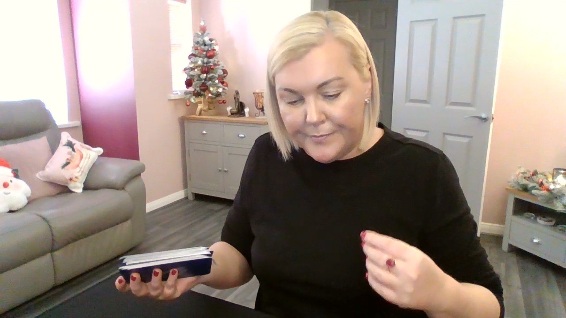 Divine Feminine: Understanding What Real Love Is | Spiritual Intuitive Tarot Reading