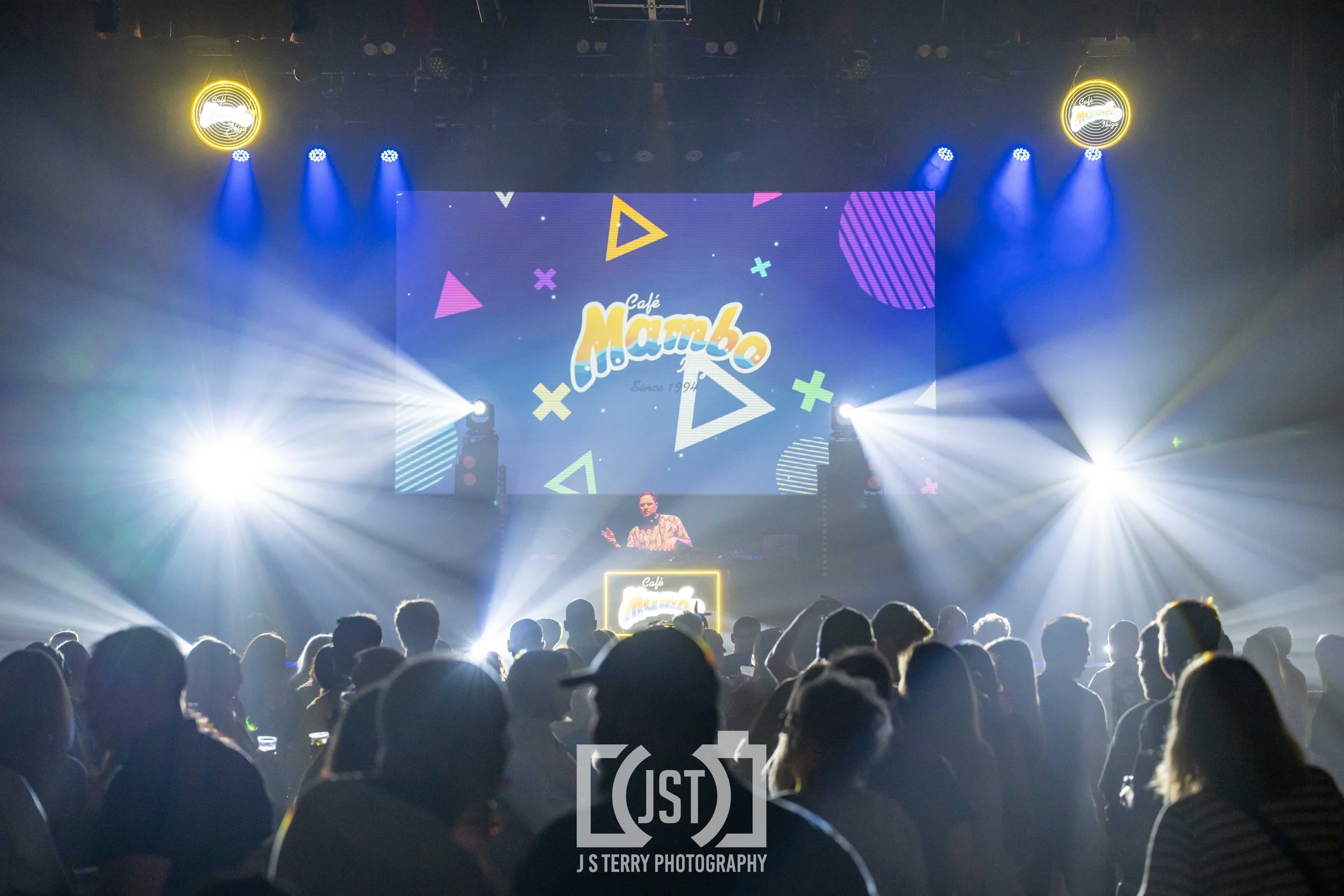 Cafe Mambo, Easter Sunday Classics - April 2026