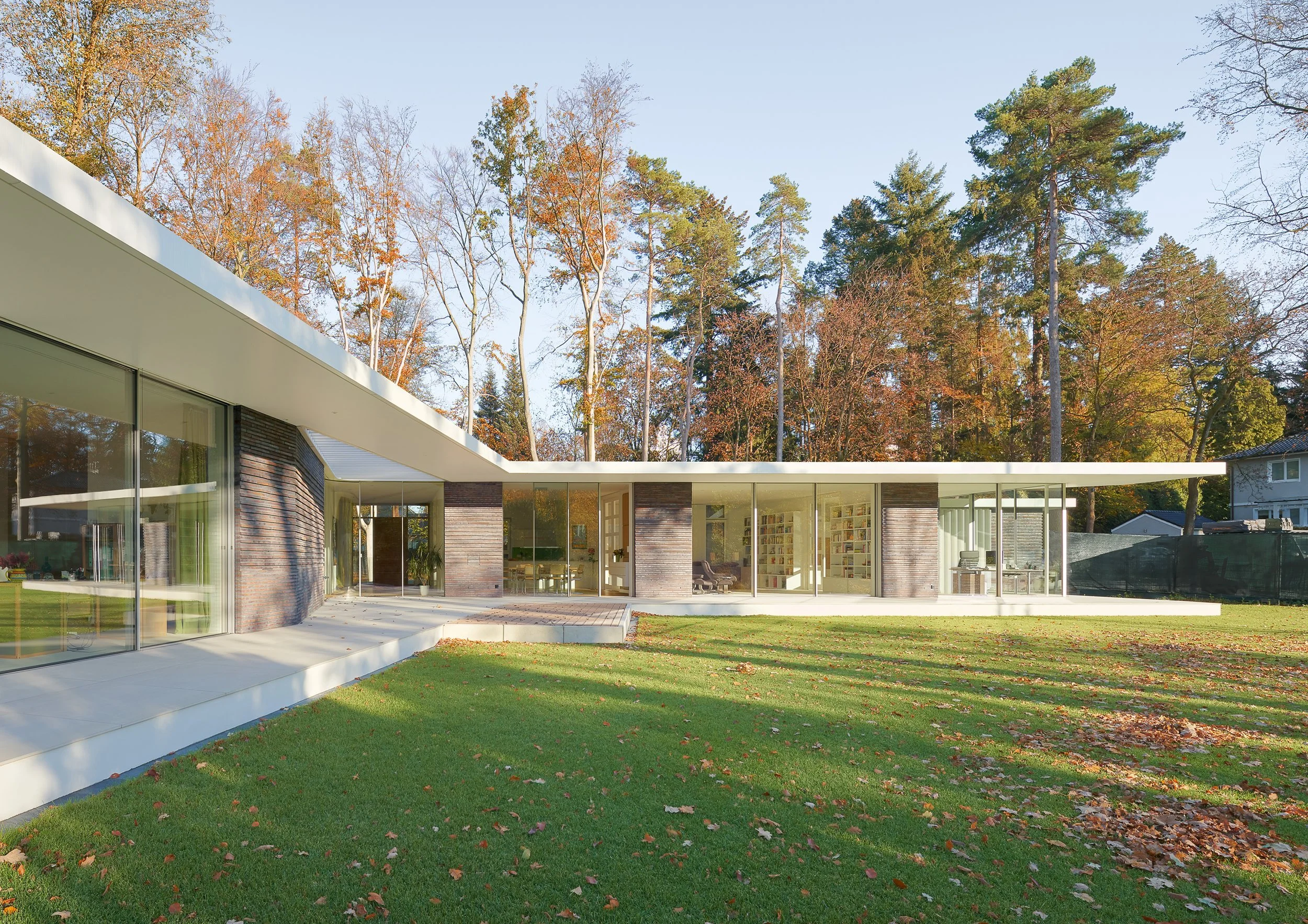 AMLBA_Ansicht West Blick Richtung Eingang DINA4.jpg