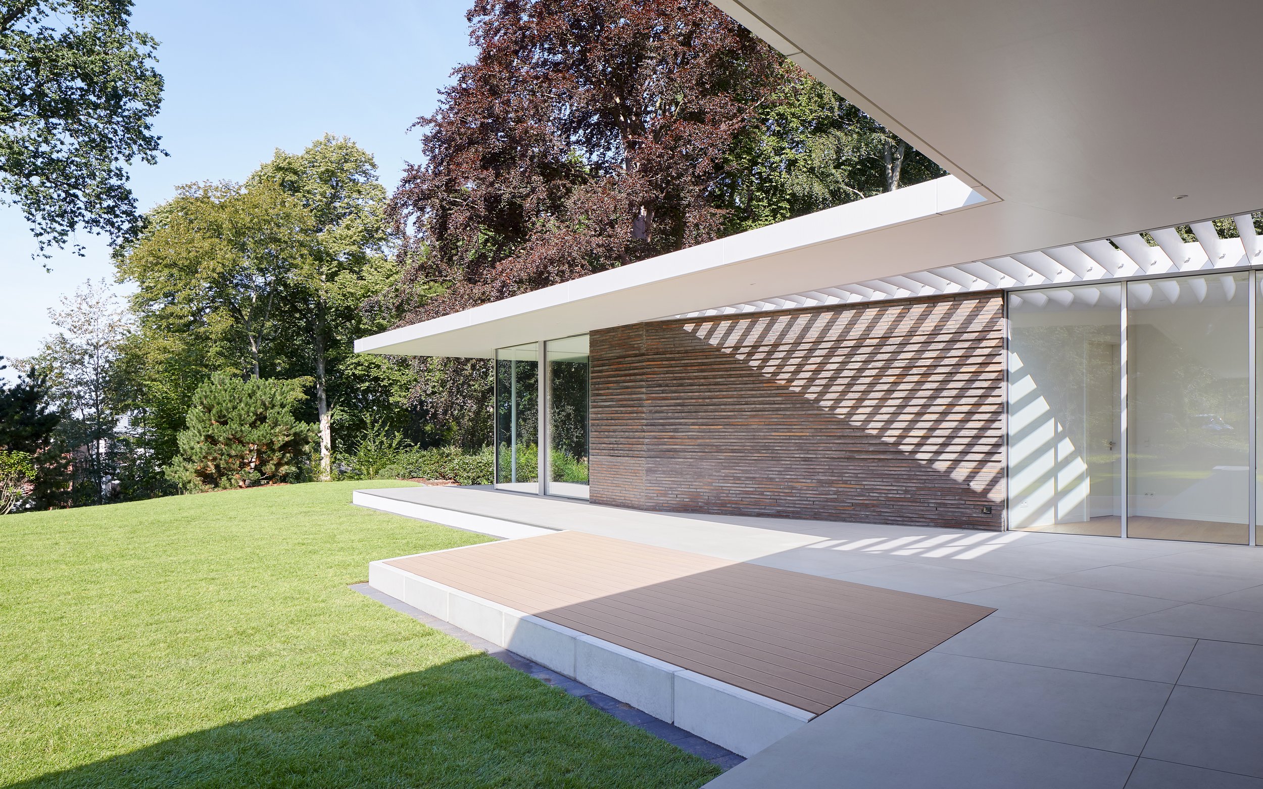 AMLBA_Vordach Blick Richtung SZ_wide.jpg