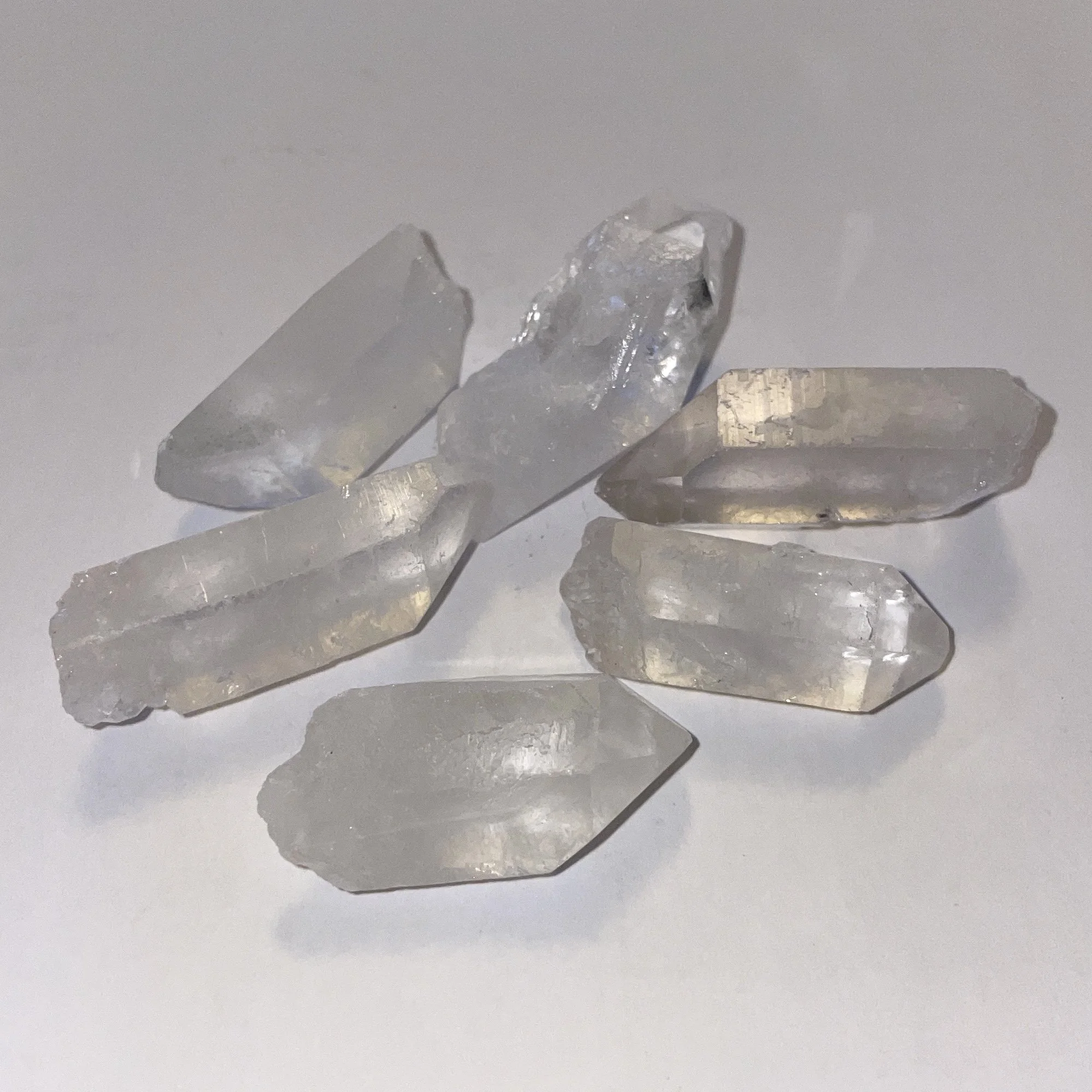 clr qtz point med3.JPG