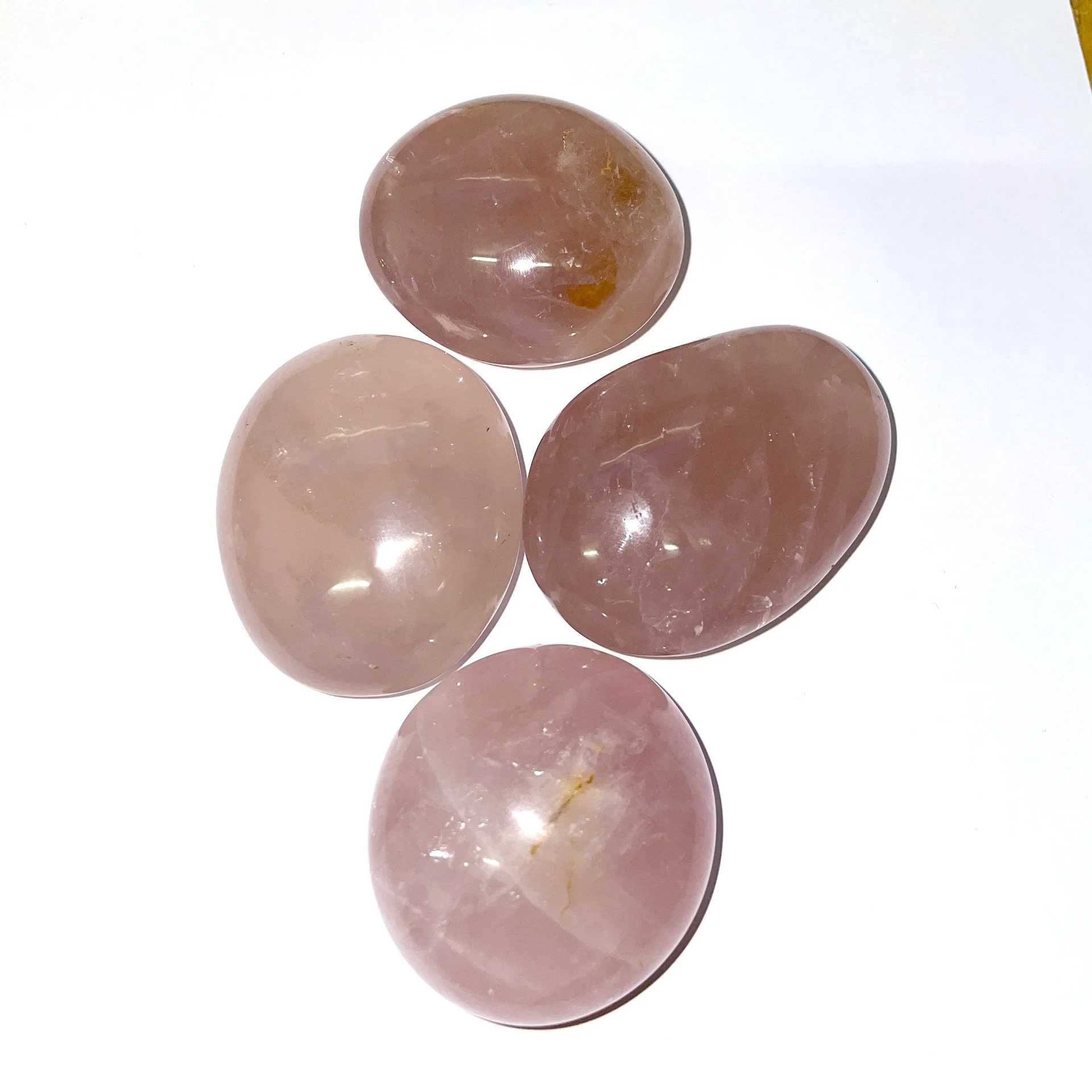 rose qtz pebble lge1.JPG