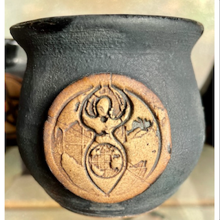 Cauldron Pot with Goddess.png