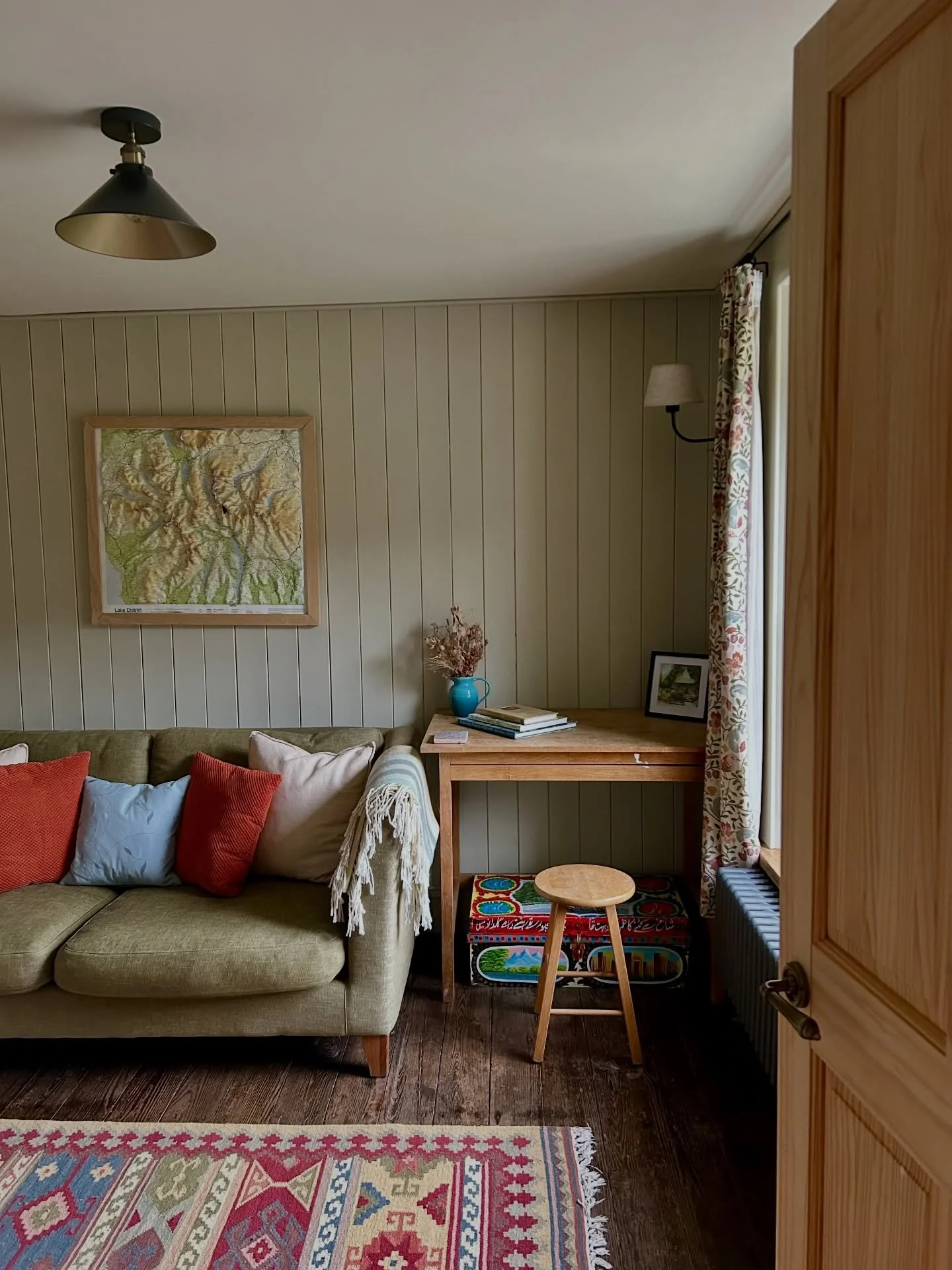 When we bought Ridge House this room was a tiny kitchen&hellip; it&rsquo;s now a cosy snug which faces west and gets gorgeous evening light. 

We had guests to stay recently who asked about a desk so we shunted the sofa along and salvaged this little