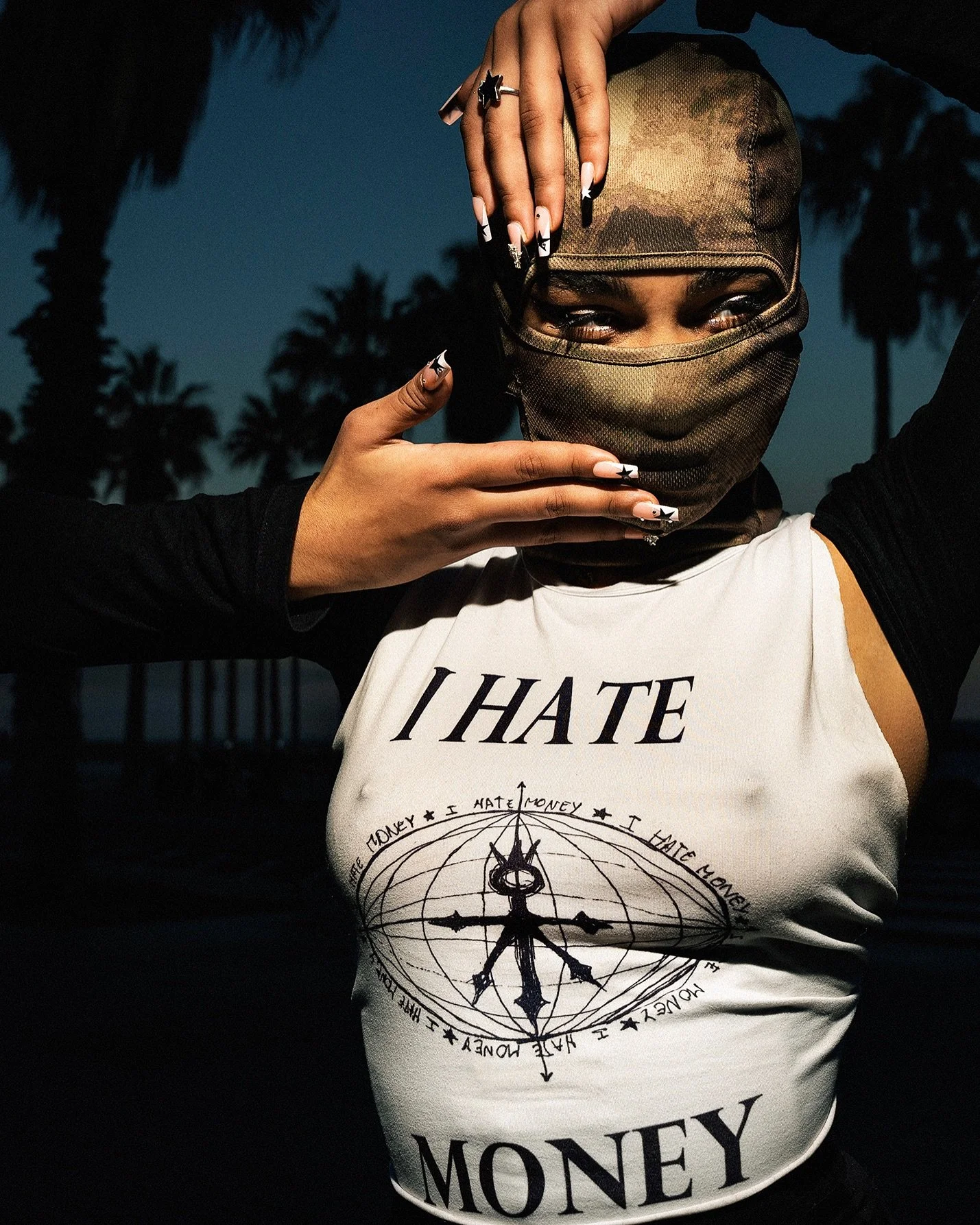 beautiful @dumbasssara styled in her @ihatemoney.ngo 🖤⭐️

Had so much fun with this one!!!