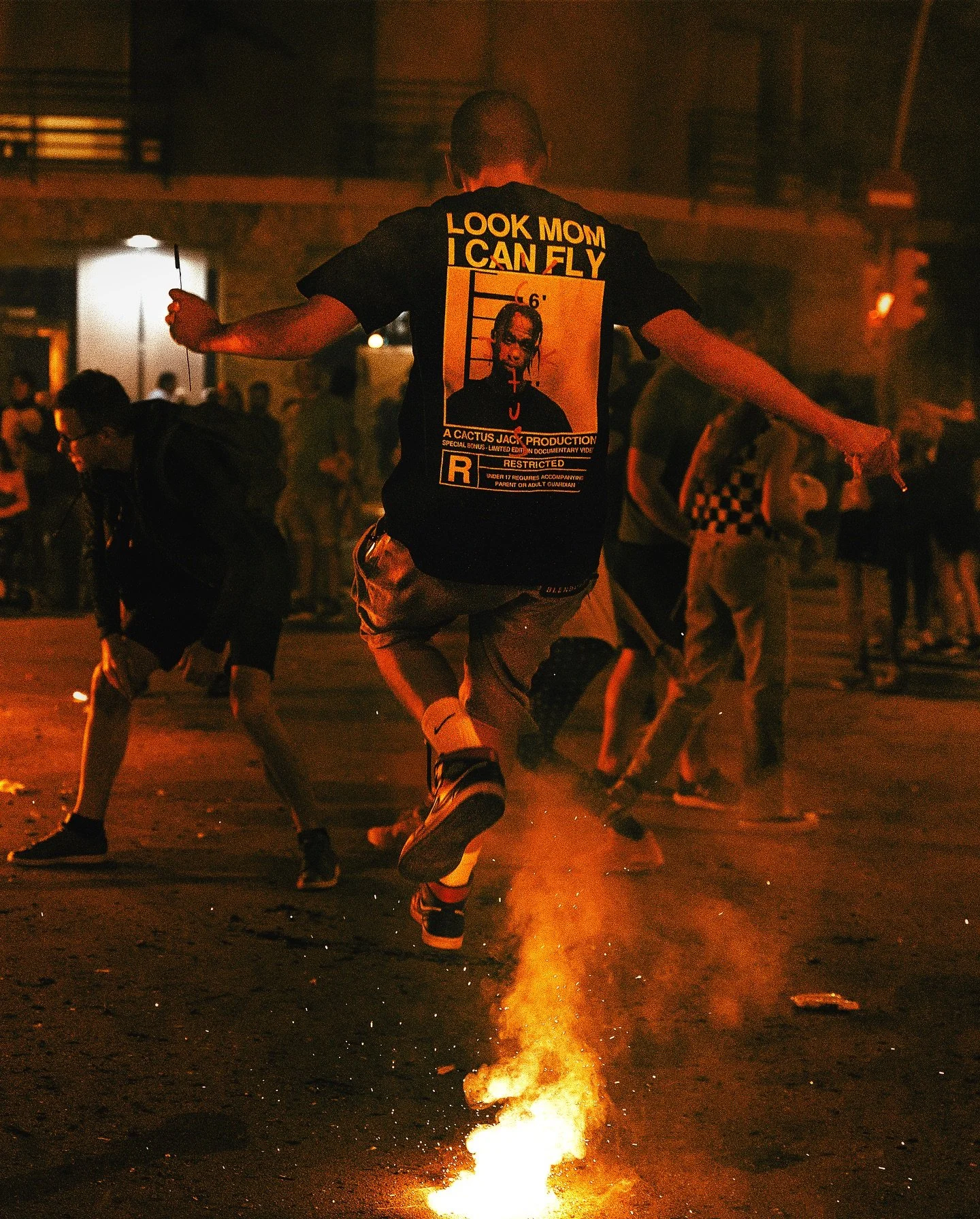 Found these in my files the other day so I wanted to dedicate this post to my favourite street series of 2024🔥☄️the first shot is my favourite favourite!! 

Noche de San Juan (June 23rd). For Barcelona residents, it&rsquo;s a celebration of summer. 