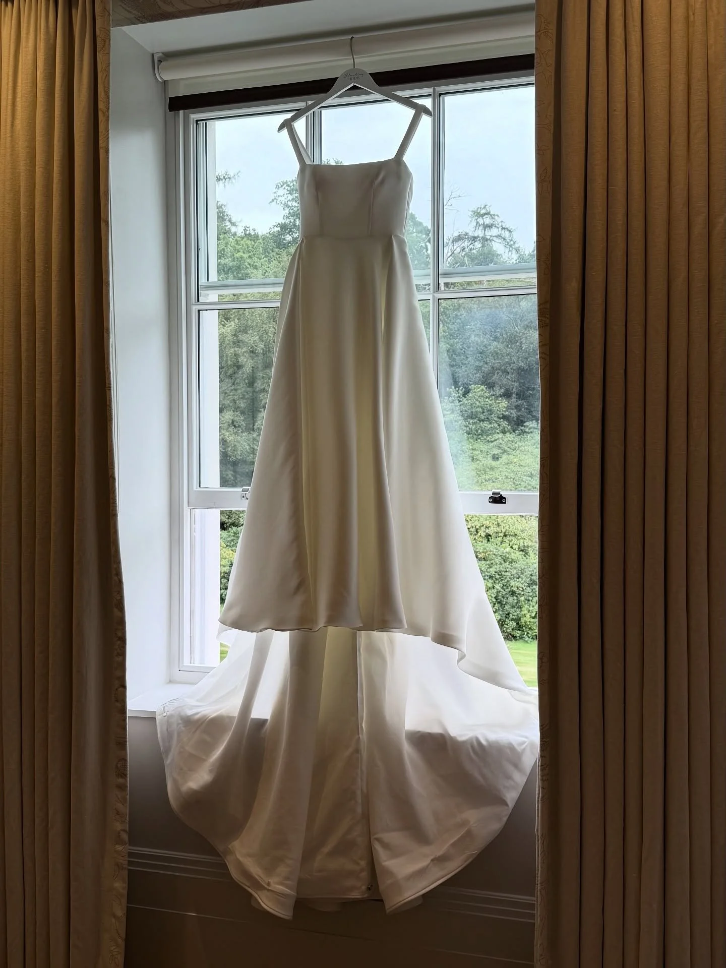 Fleeting moments on iPhone 📲 for Tiffany &amp; Dom&rsquo;s special day at @coworthpark 🕊️