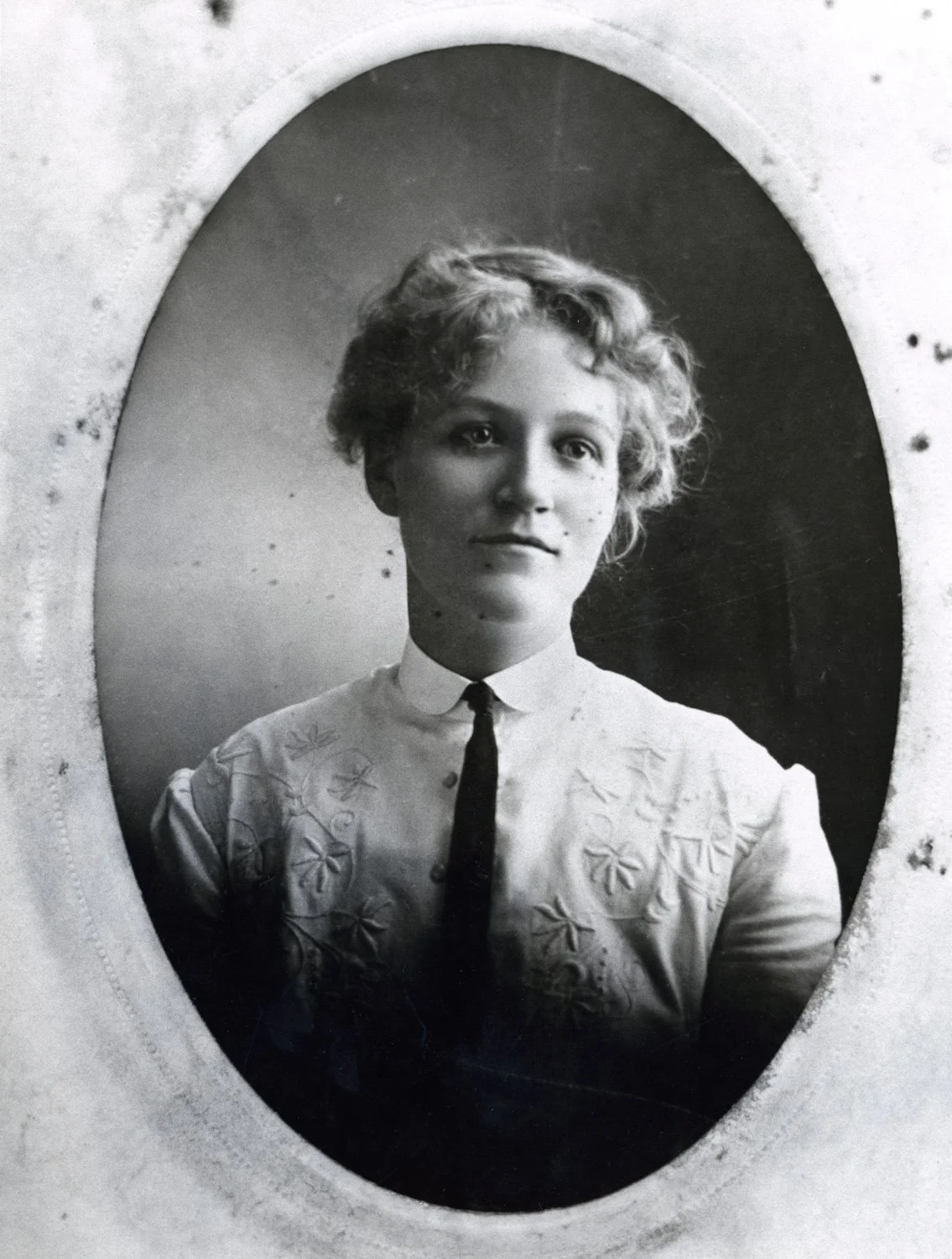 Black and white portrait of a woman