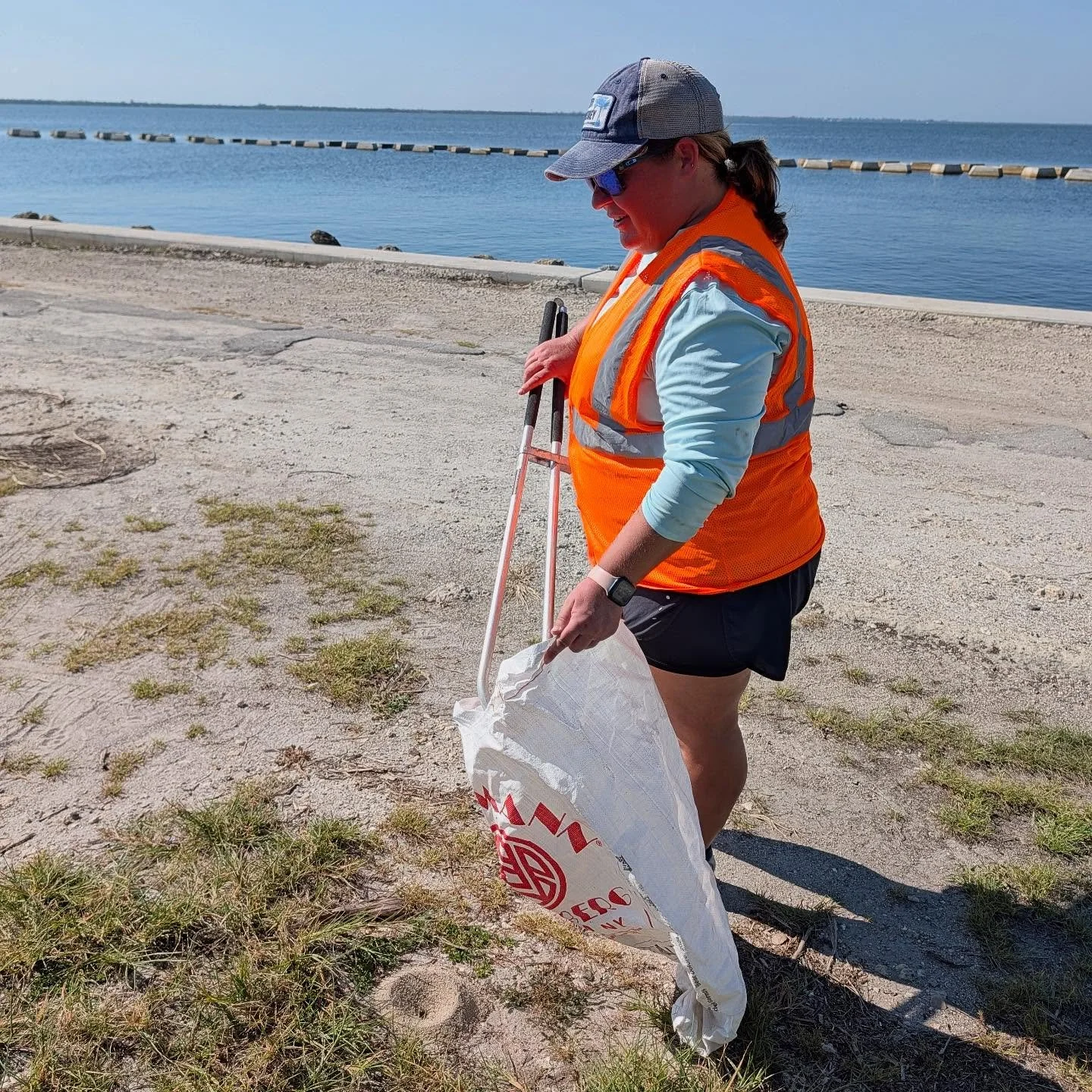 Thank YOU! 🫵

A massive 899 pounds of trash were cleaned up by 114 volunteers across three locations in Tampa Bay this past Saturday, Sept. 20, for International Coastal Cleanup day! 

🌊 Thank you to our program sponsors, the Tampa Bay Lightning an