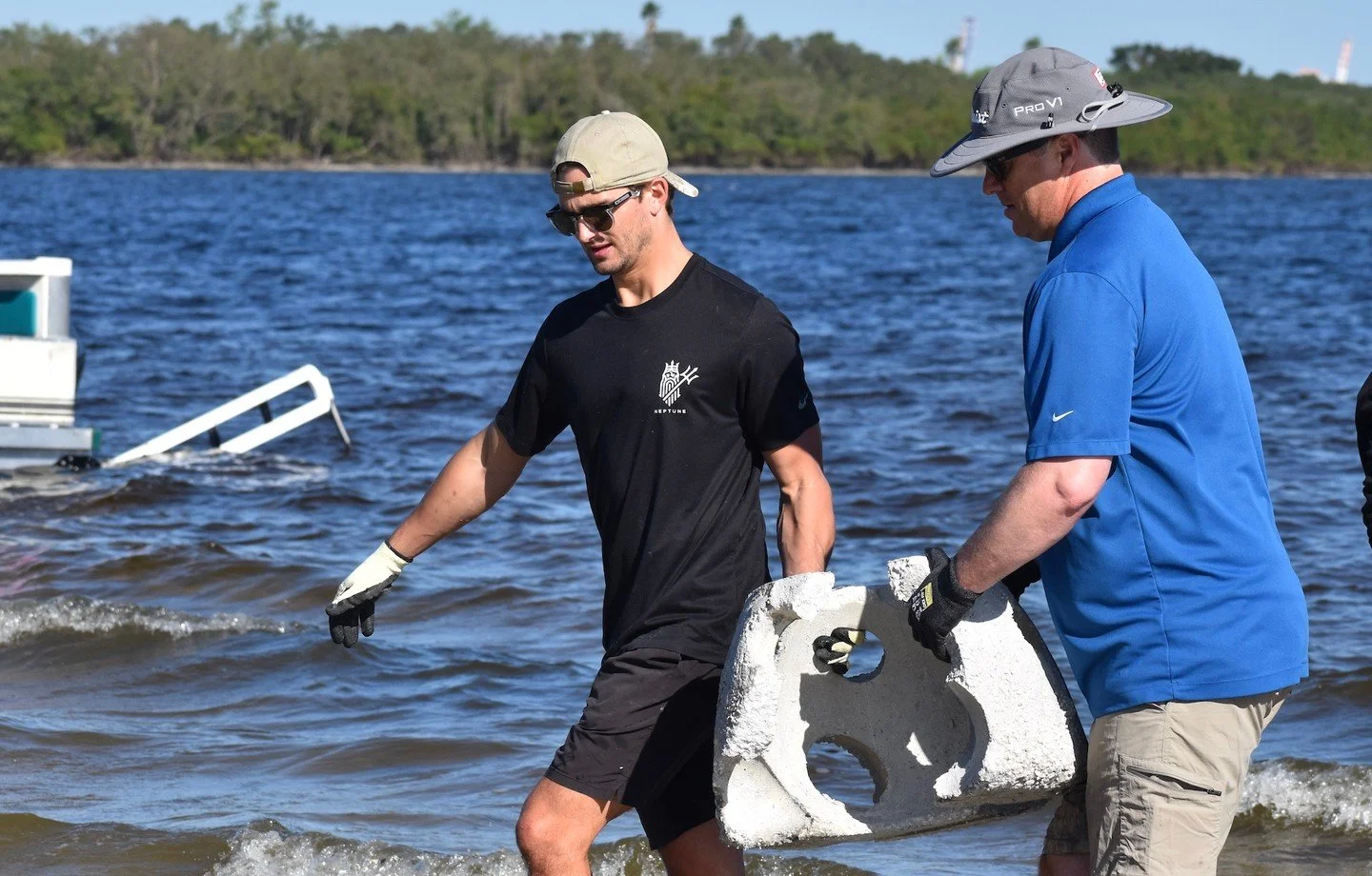 WOW! 🤯 143 Oyster Reef Balls (ORBs) were placed into our ongoing living shoreline project at Fantasy Island last week thanks to our restoration team and 34 volunteers over two days! 

The goal is to restore the eroding southern shoreline of the isla