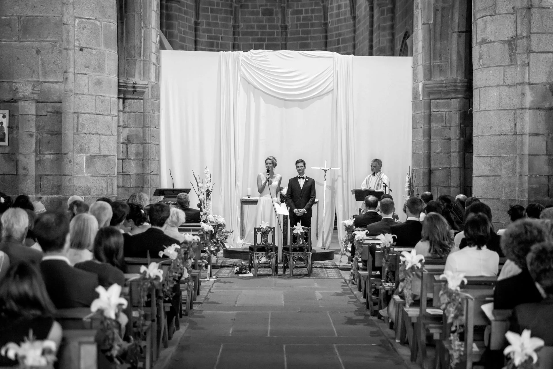 Scène d'intérieur cérémonie religieuse Granville