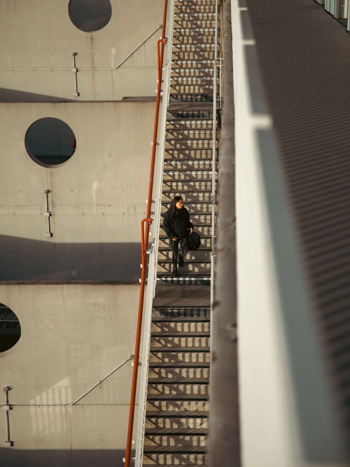Deuxi&egrave;me ballade photo autour du brutalisme apr&egrave;s les Espaces Abraxas et les Ar&egrave;nes de Picasso ! Cette fois, direction le 13&egrave;me et 14&egrave;me arrondissement de Paris.

📍B&acirc;timent 1 : R&eacute;sidence Jourdan Chris 