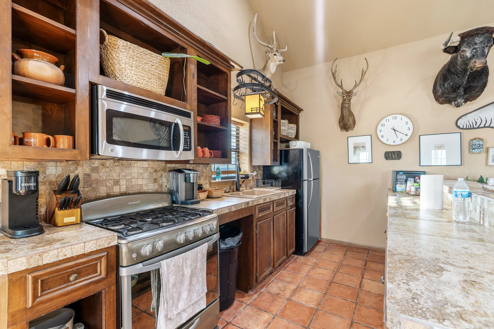 Blue_Rooster_Ranch_Cabin_Interior-4.jpg