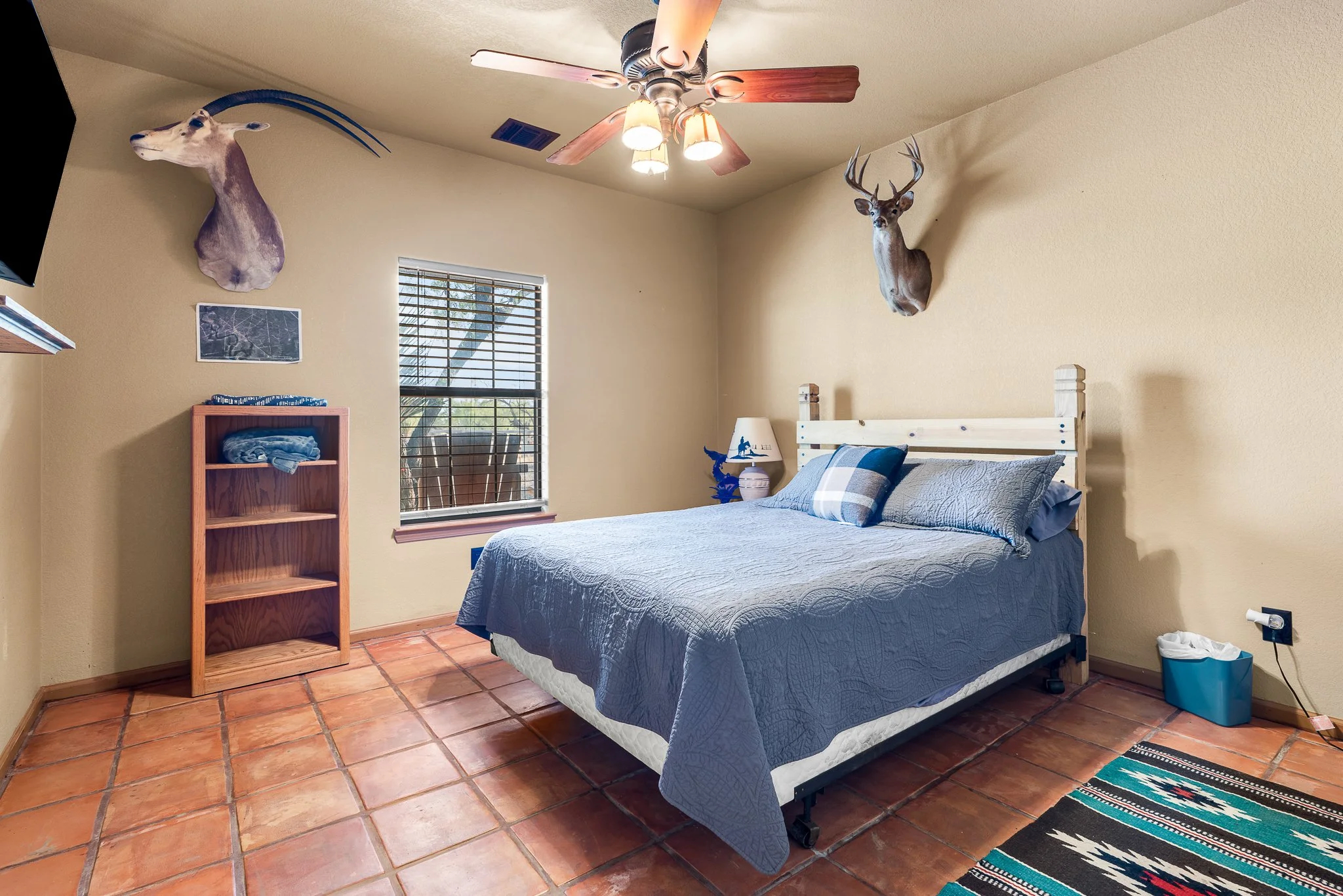 Blue_Rooster_Ranch_Cabin_Interior-9.jpg