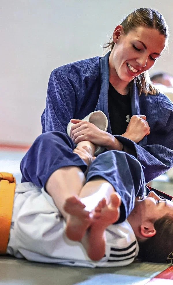 Ewa & Eva Juji Gatame (armbar)
