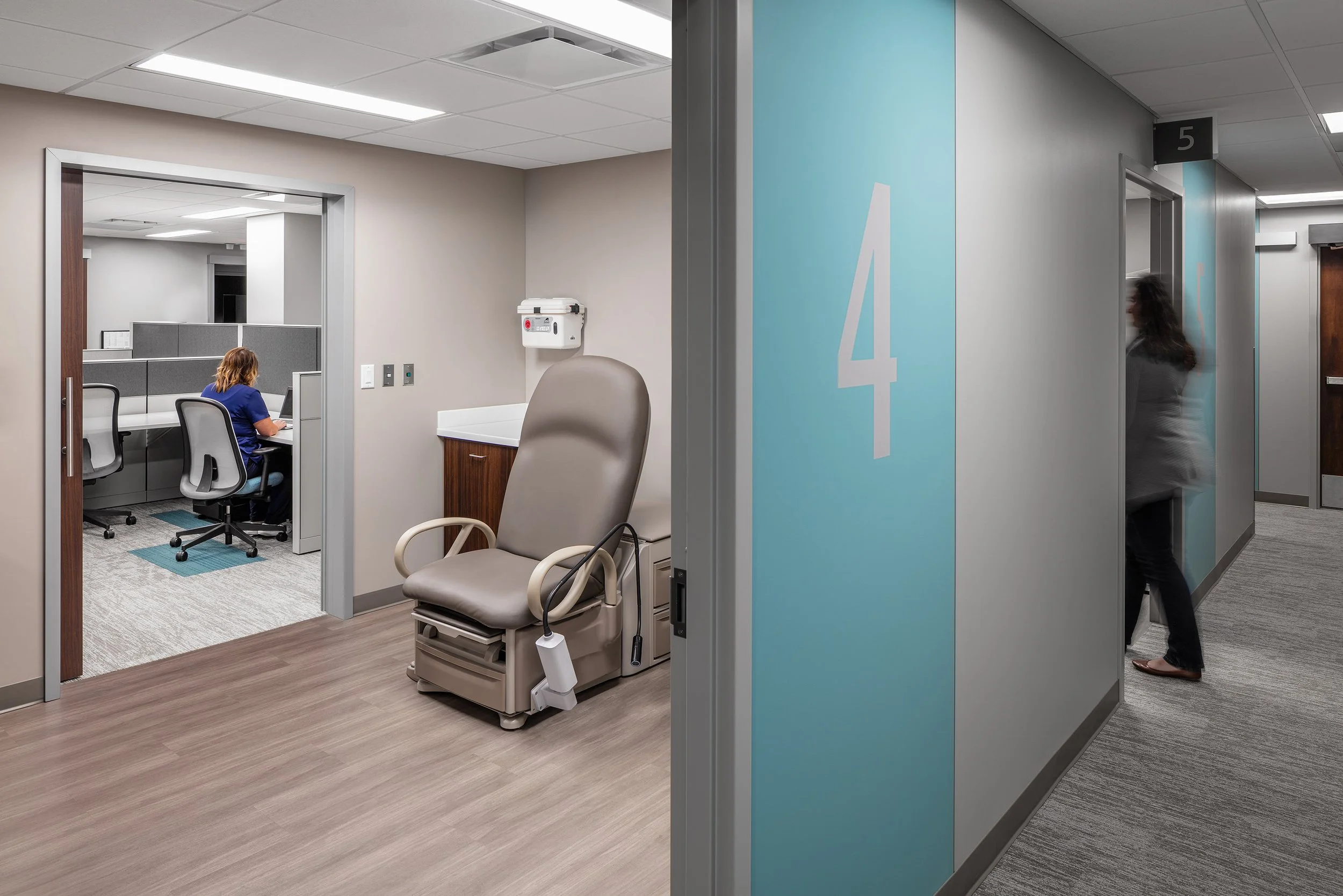 18071-Mercy OB room.jpg