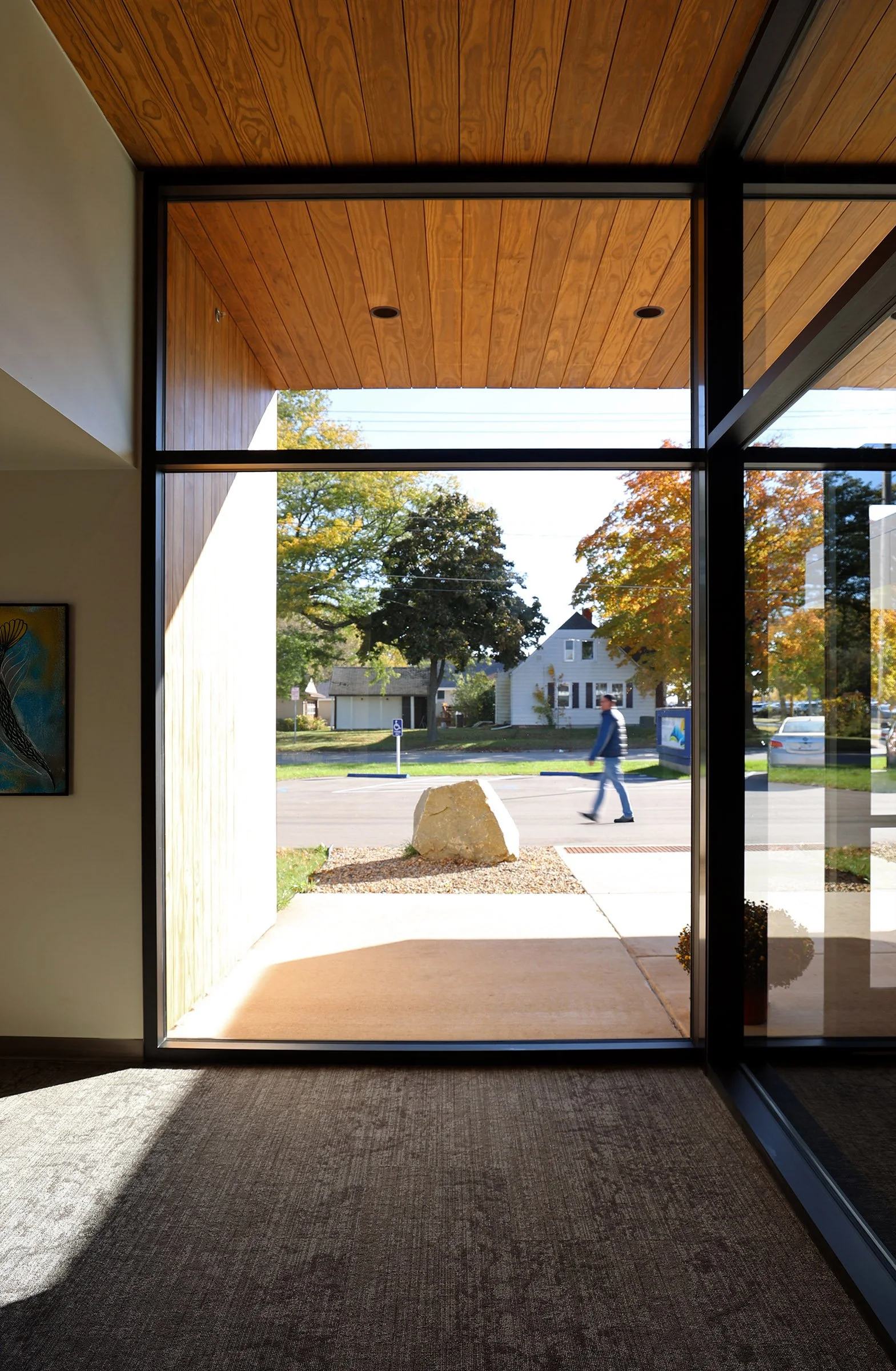 1G9A3881-entry looking out-sm.jpg