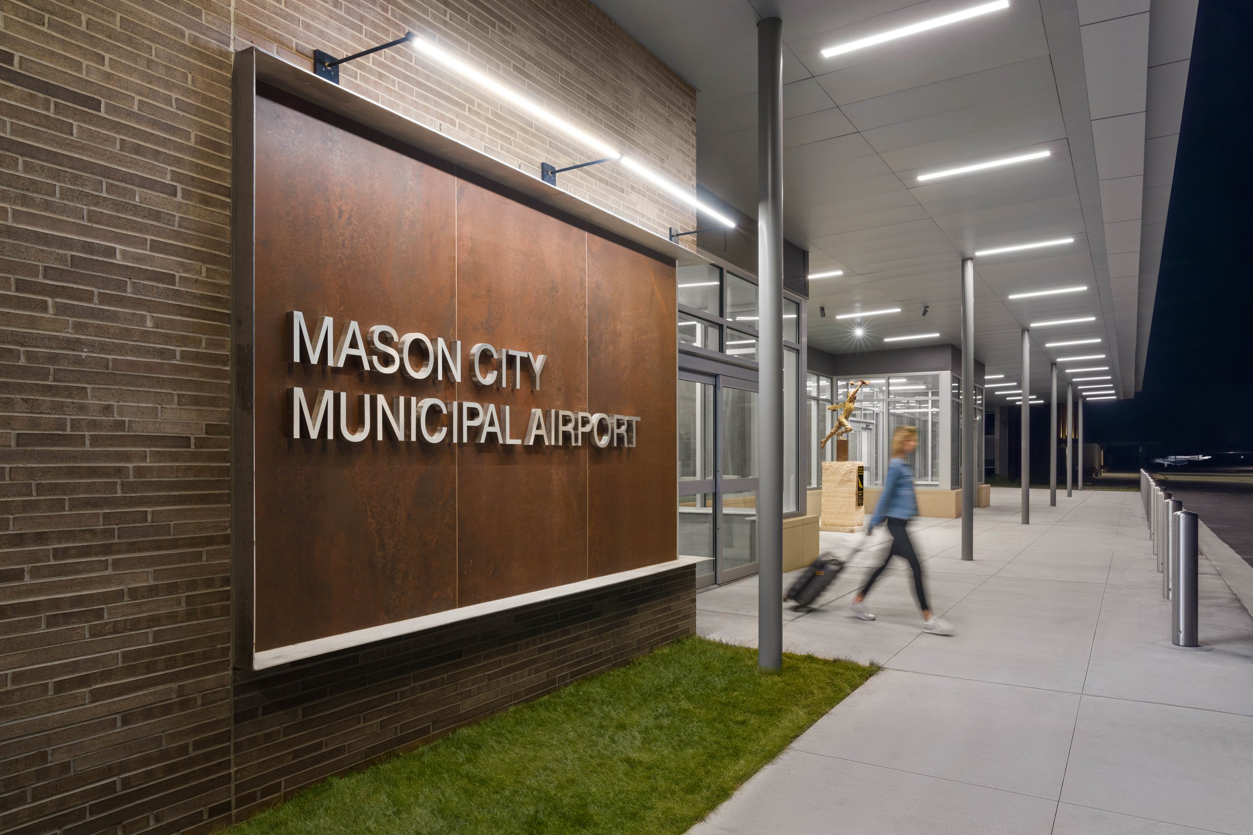 iowa airport terminal