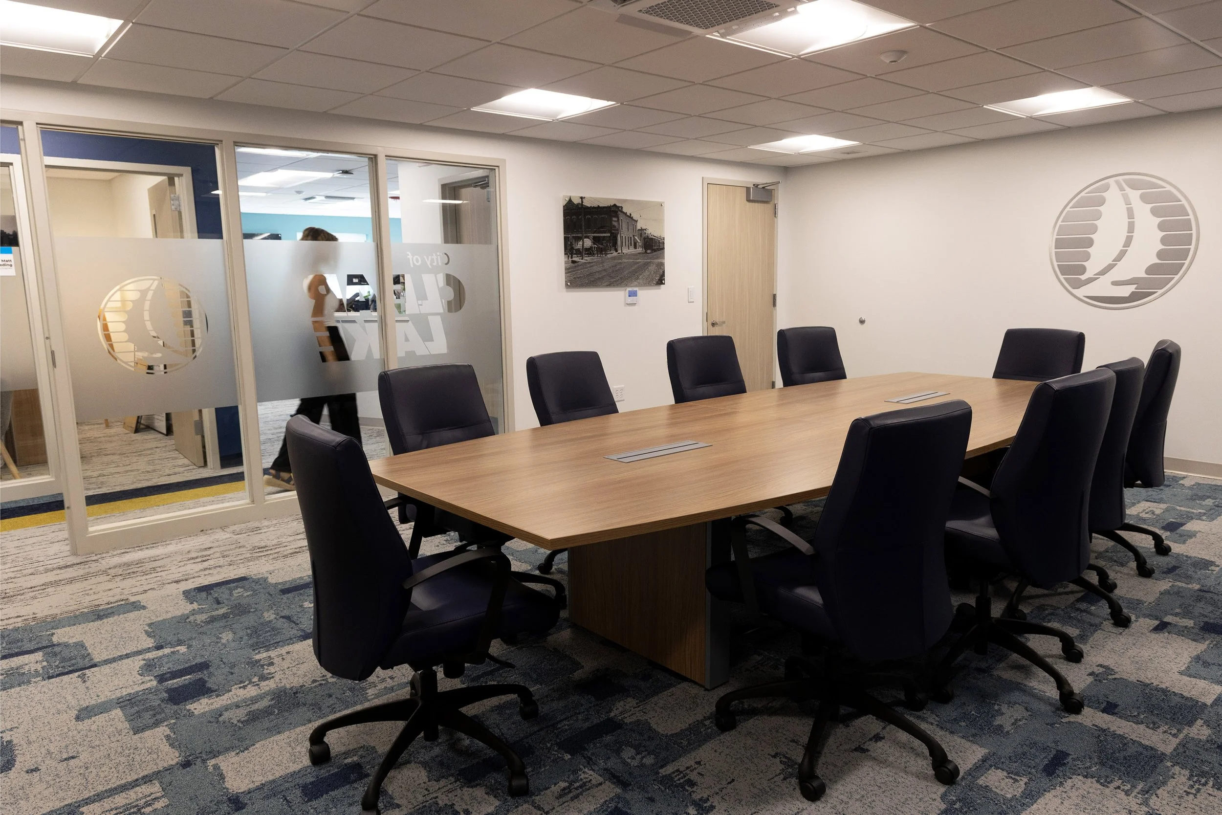 1G9A2153_conference room.jpg