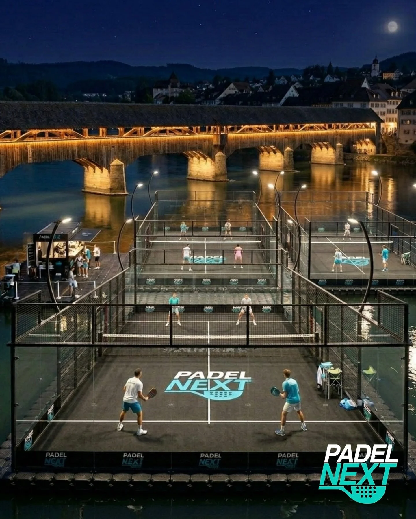 BREAKING: Padel Next erobert den Rhein. 🌊
Wir haben soeben die offizielle Best&auml;tigung erhalten: Bad S&auml;ckingen bekommt die weltweit ersten Floating Padel Courts direkt auf dem Rhein! Vor der historischen Kulisse der Holzbr&uuml;cke schaffen