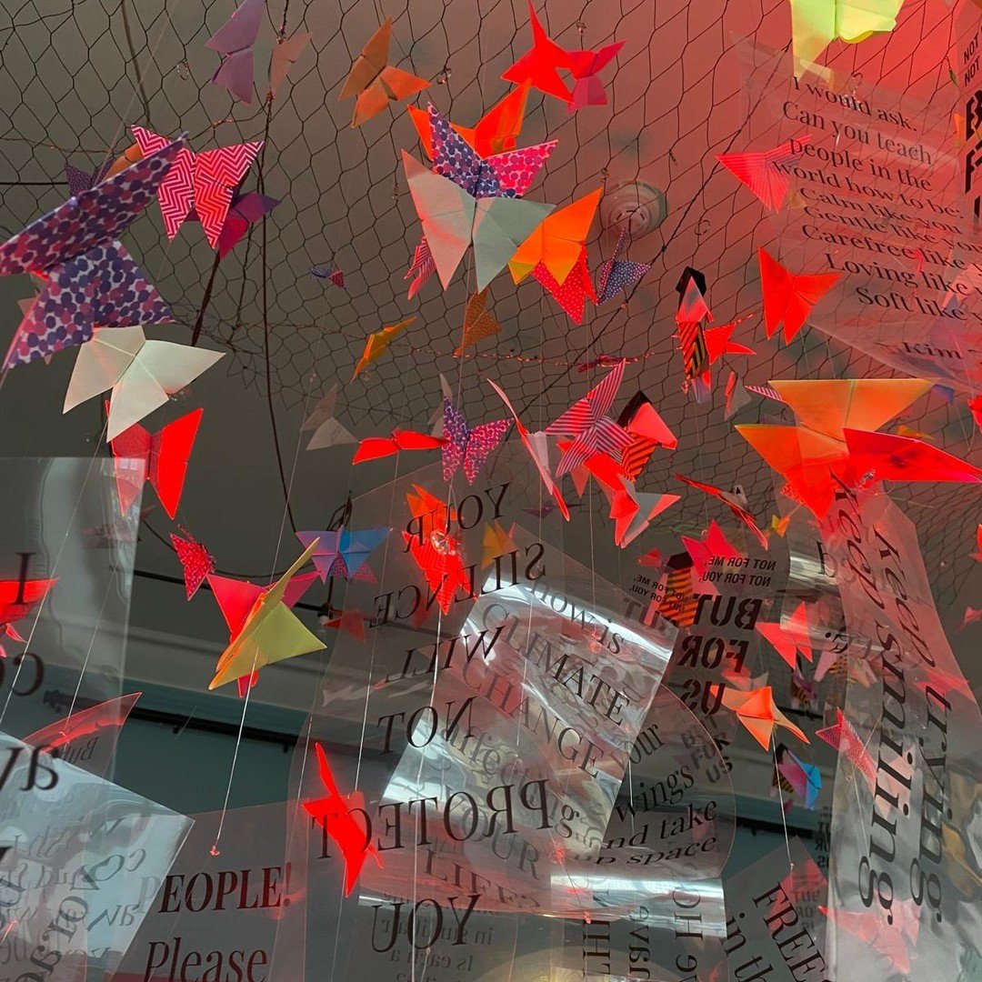 Voices of Wandsworth installation @batterseaartscentre is superb .. Great bumping into and chatting all things community with @batterseabeat IRL ..

Pop into BAC .. It is worth it !! And its free !! 

Thank you @roopadesign 

This is community ..