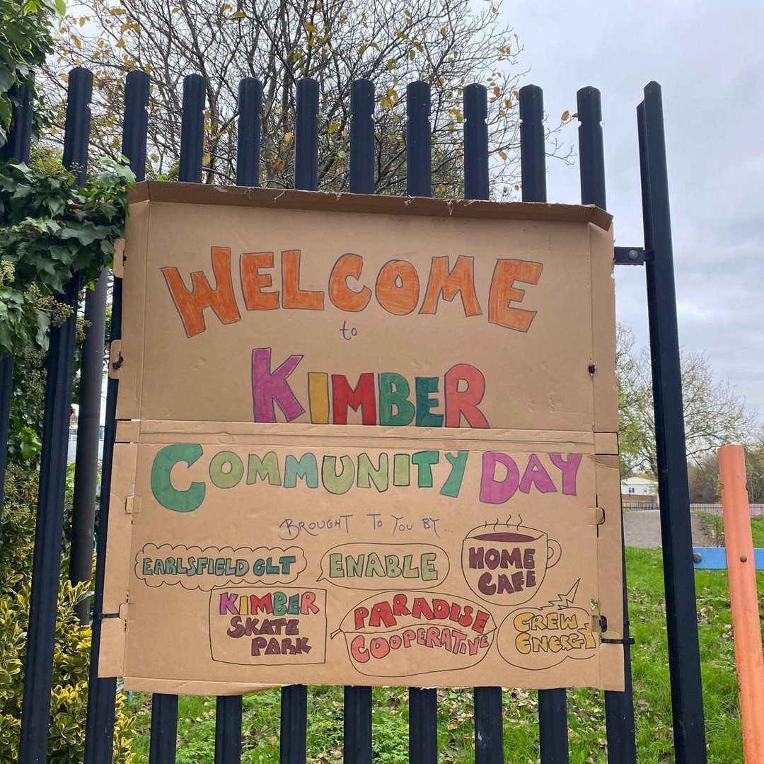 Superb Community Day on Sat @kimberskatepark with our partners @enableparks @homecafesw18 @paradisecoop @crewenergyldn .. 80 local residents signed our Friends of Kimber community pledge, we planted bulbs, we litter picked, we talked community energy