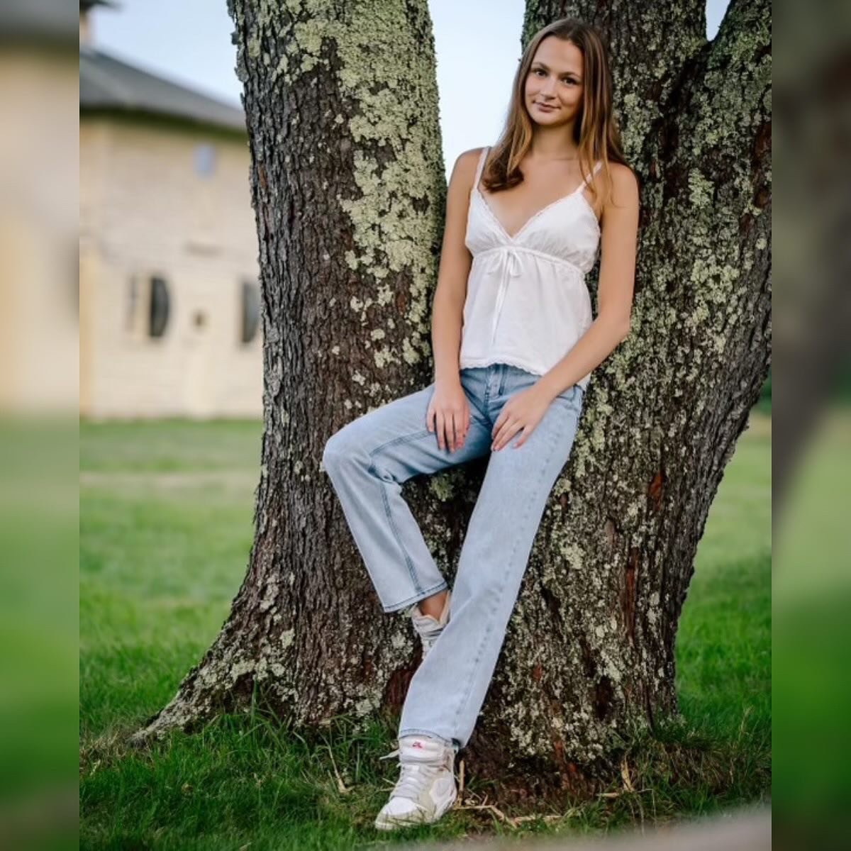 SENIOR SPOT LIGHT 🔦 

Miss Eva plans to attend SMCC/YCCC for 2 years, and then transfer to another Maine university to major in psychology. She wants to work in the mental health field, with the goal of being a psychiatrist. She would also like to b