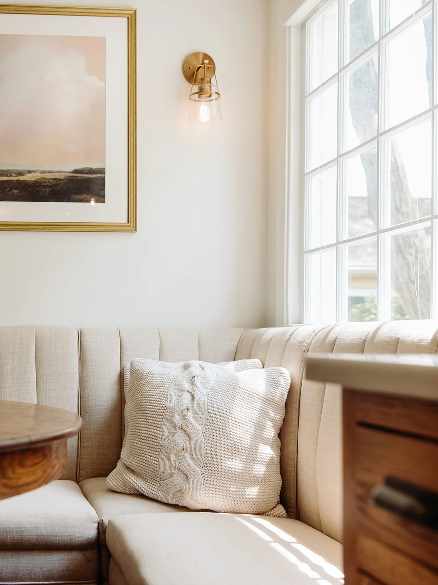 Some corners of the house get more use than others&hellip; 
What corners of your house inspire you??
.
.
.
.
.
#textiles #cozyspace #kitchennook #hamburgny #buffalony 
#LuxuryInteriors
#HighEndInteriors
#InteriorDesignStudio
#ElevatedLiving
#Timeless