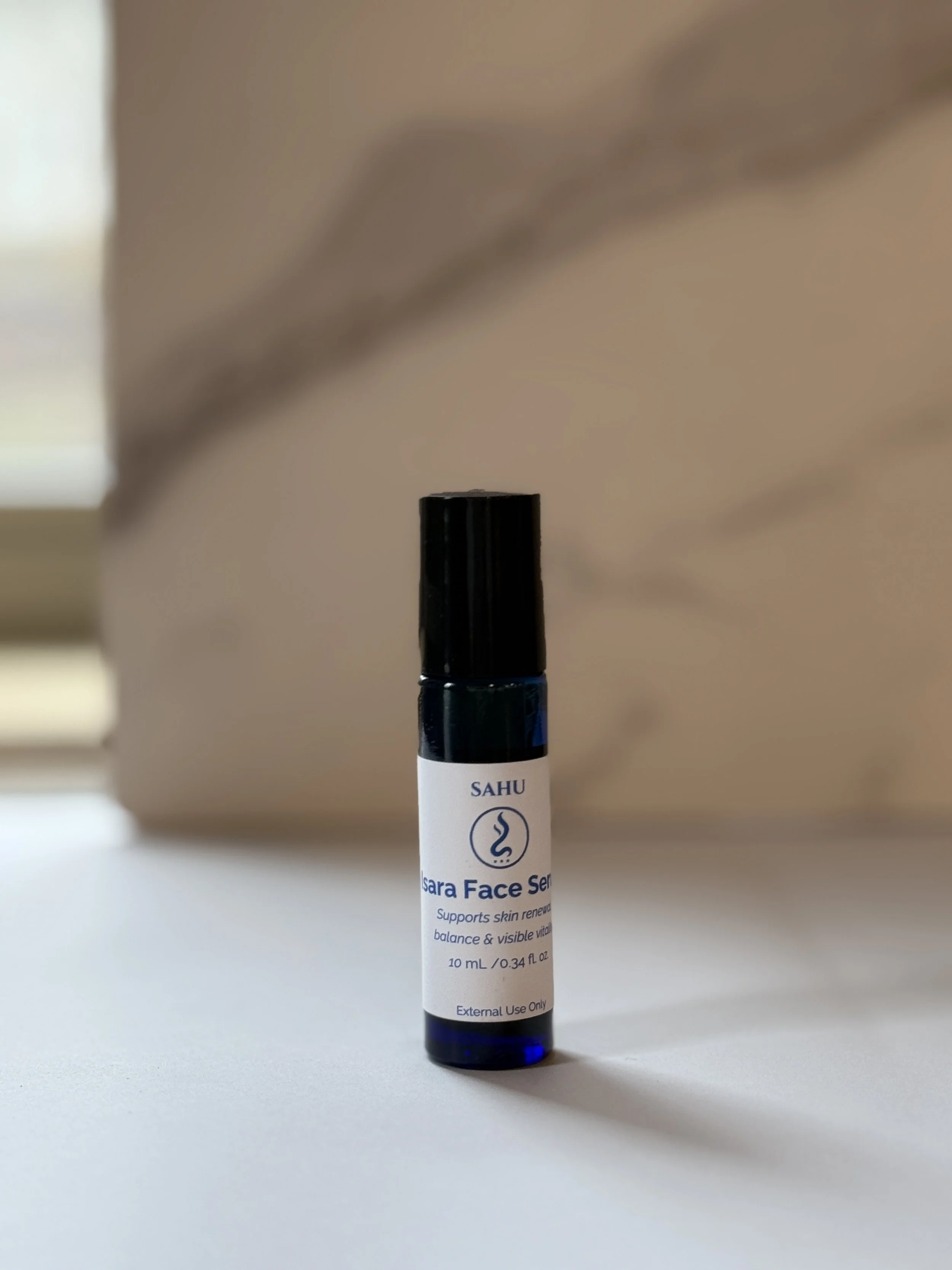 Isara – Botanical Face Serum | Roll-On