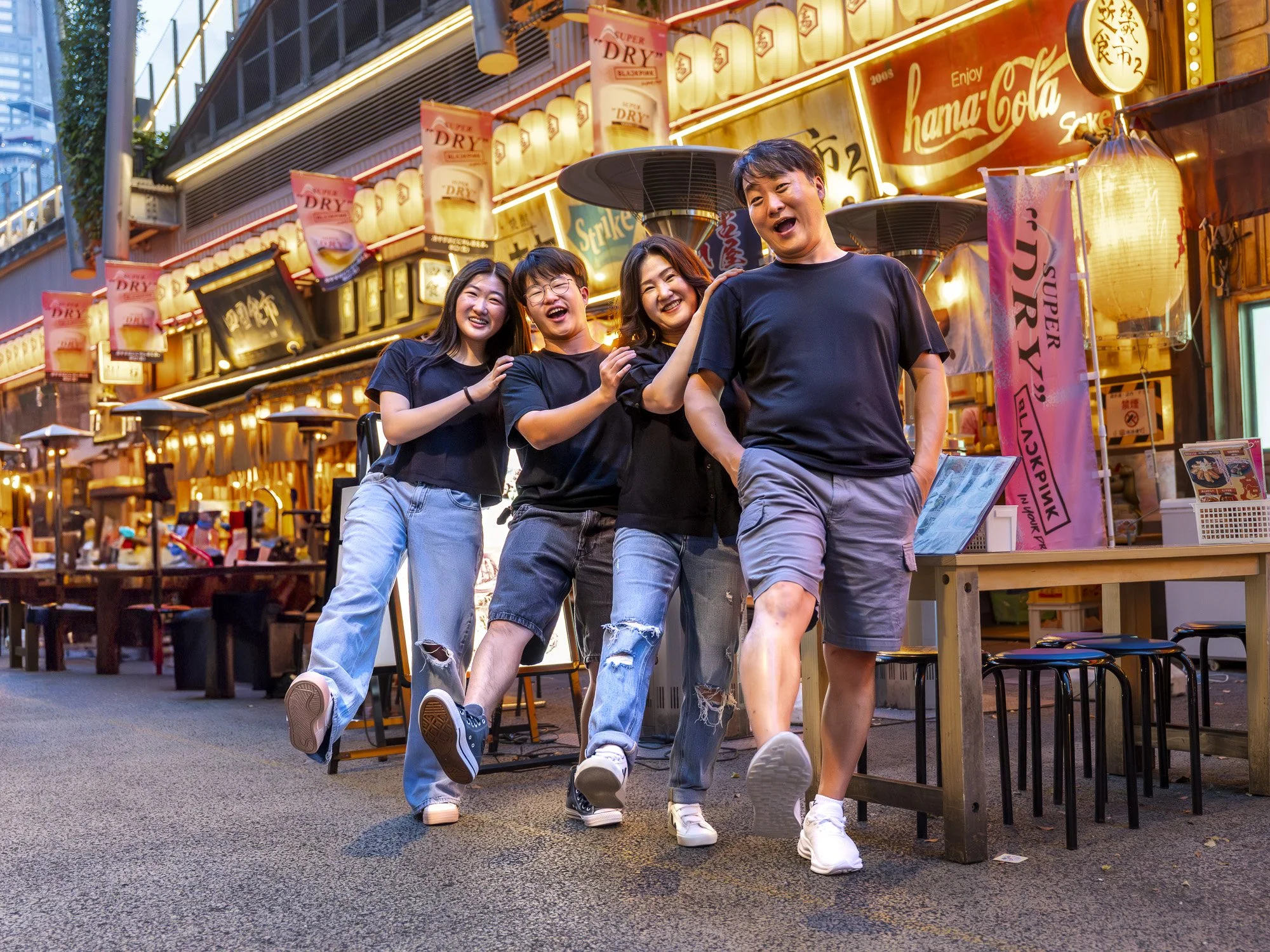 Family with teenagers photoshoot in Tokyo