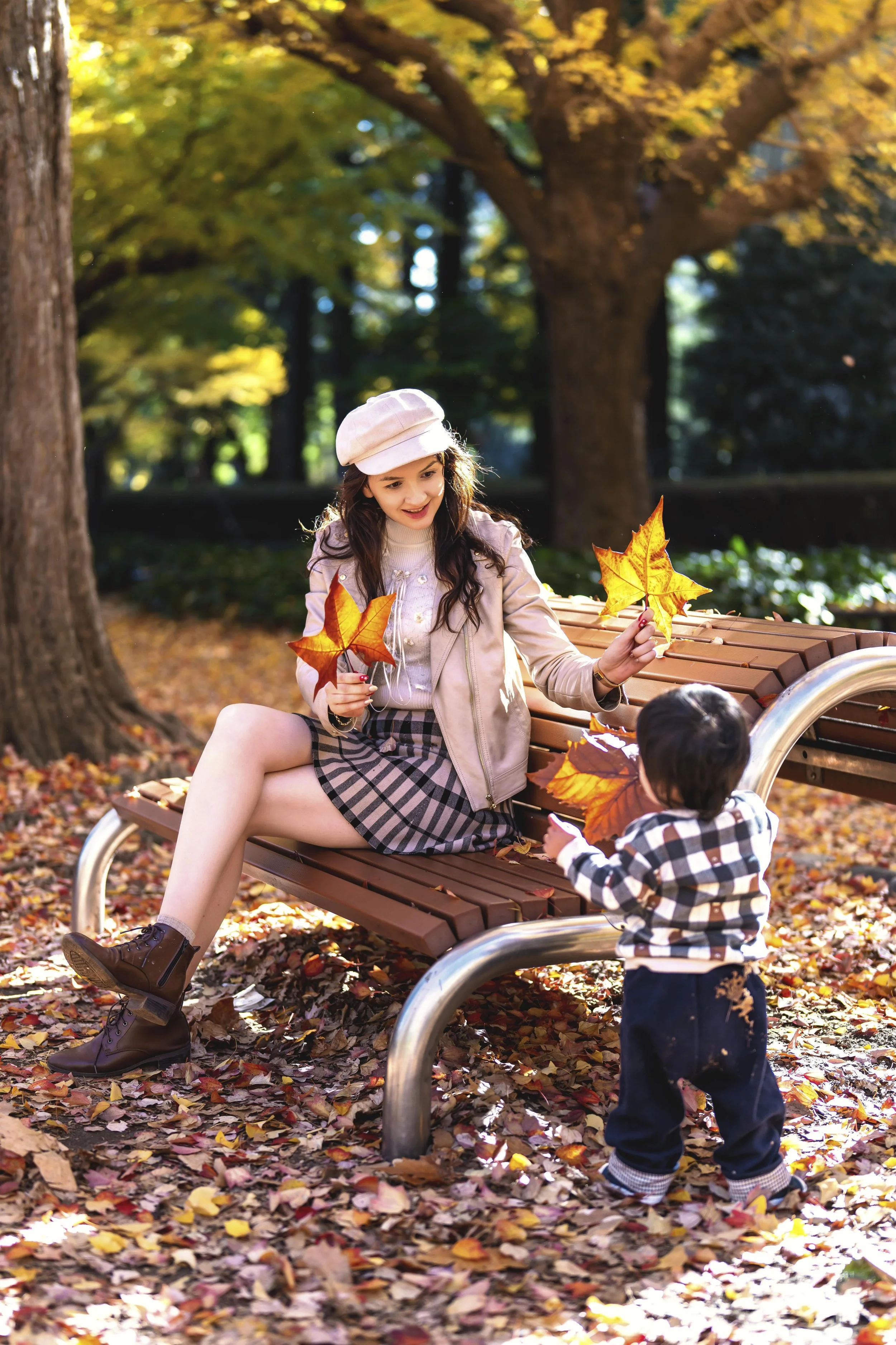 Family traveling to Tokyo in autumn for photoshoot