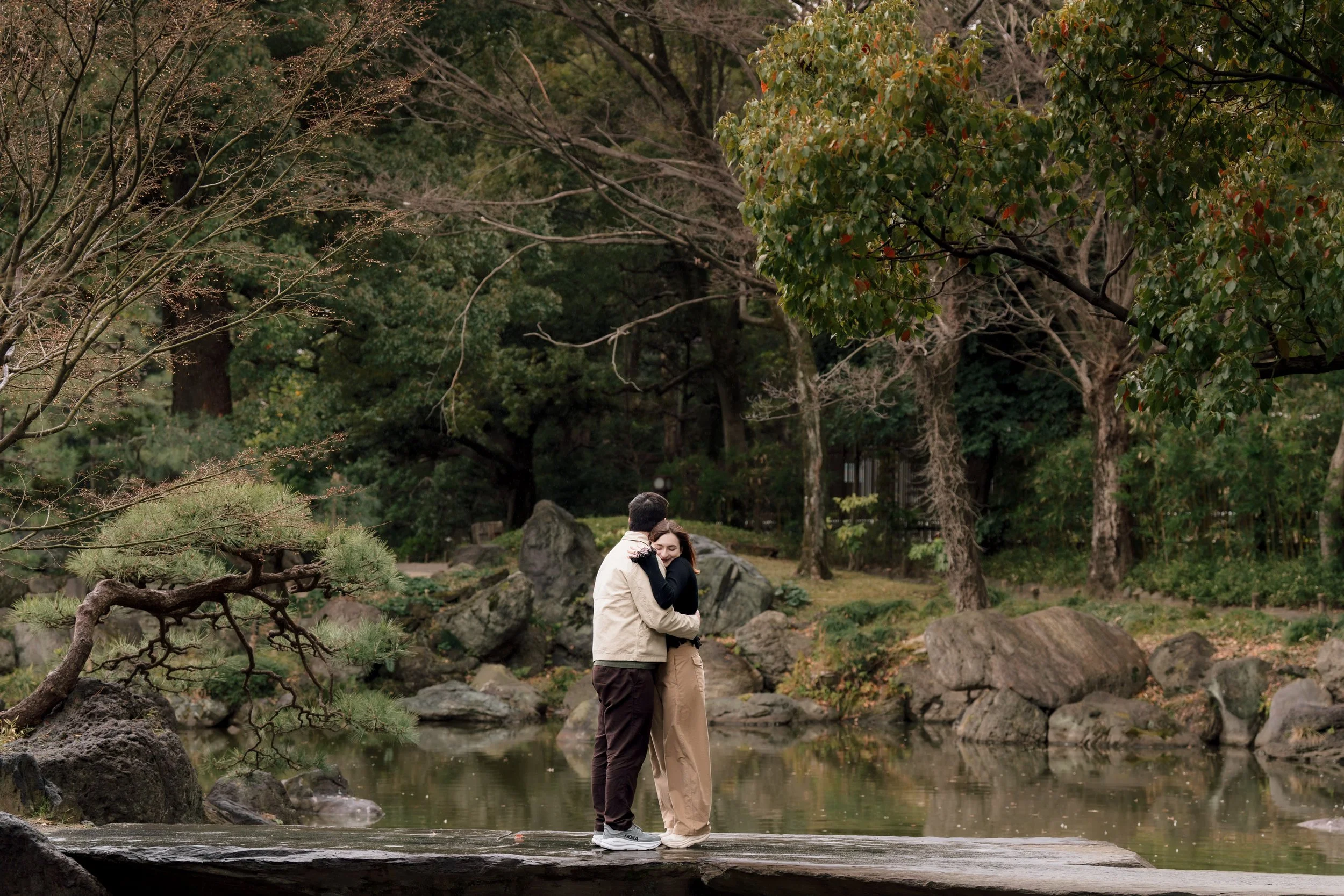 Zac Proposes Maggie in Tokyo kiyosumi shirakawa couple surprise proposal