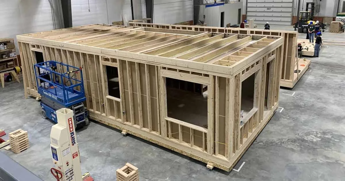 High school students earn credit building tiny homes