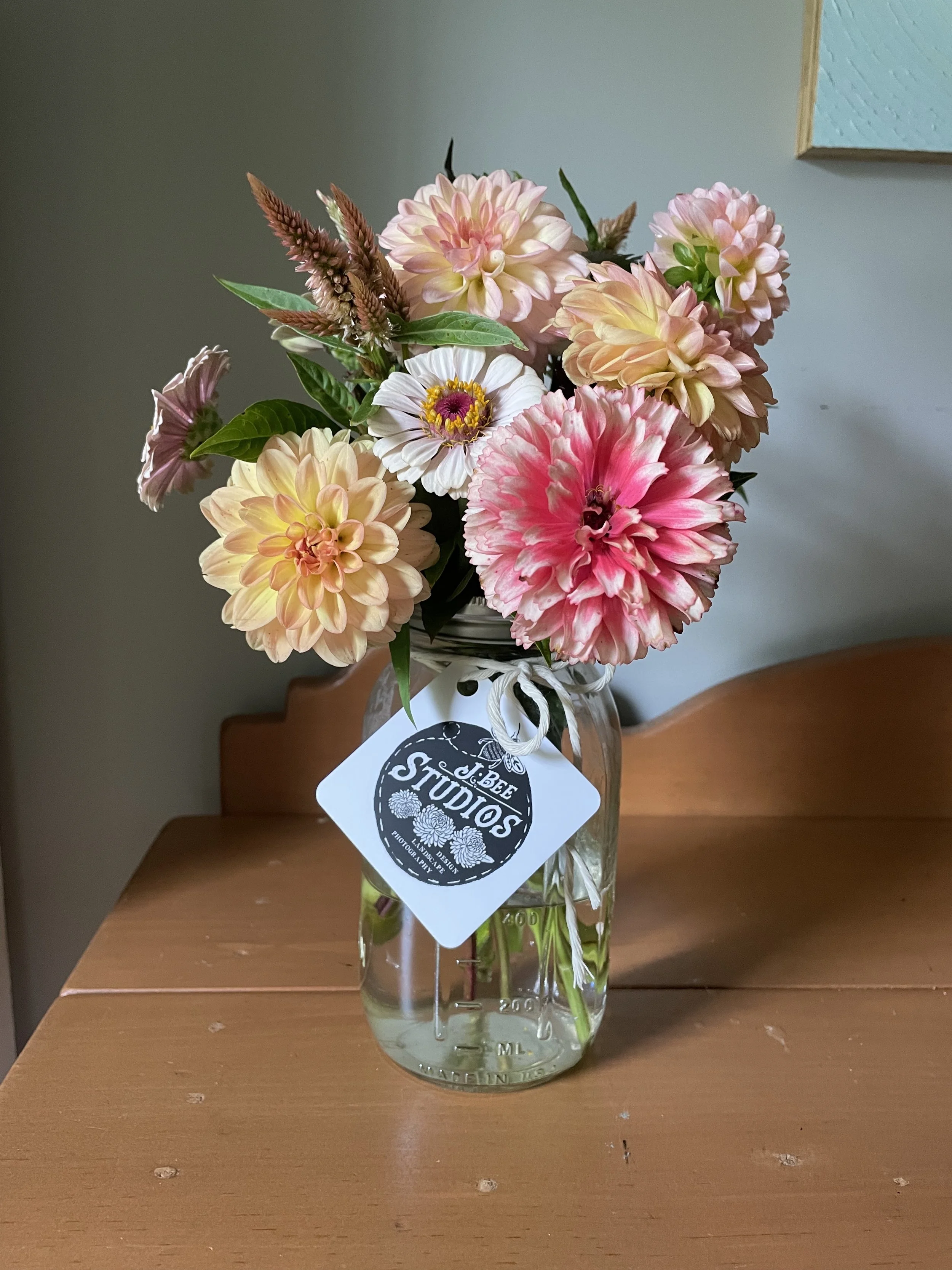 Dahlia bouquet- large mason jar
