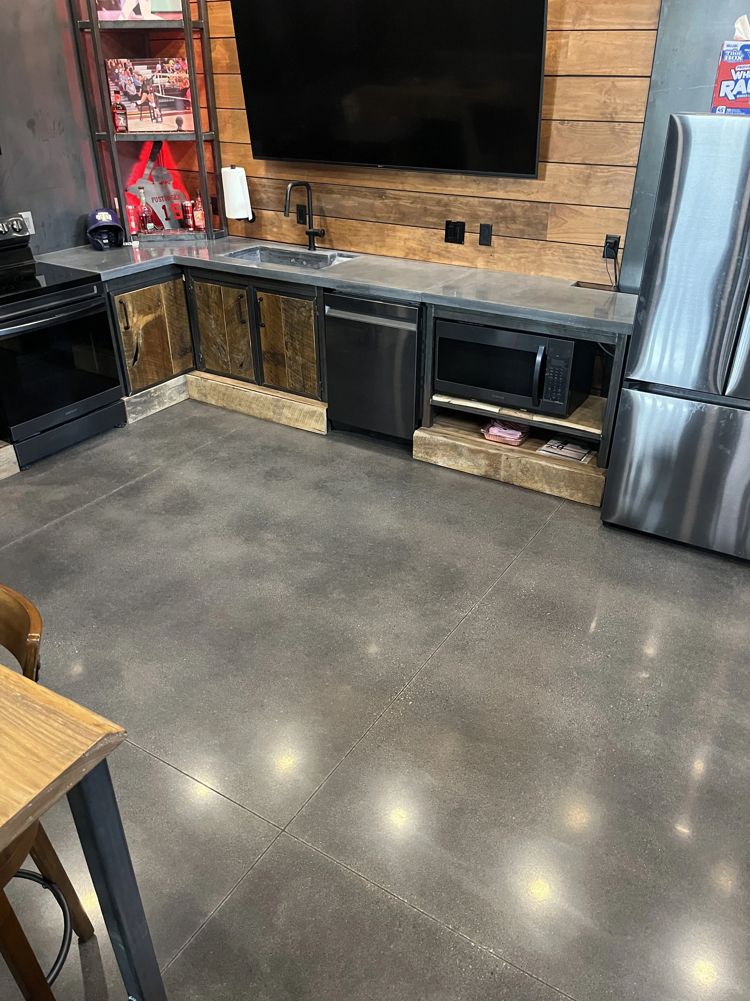 Full Polished kitchen floor in Solon, Iowa.