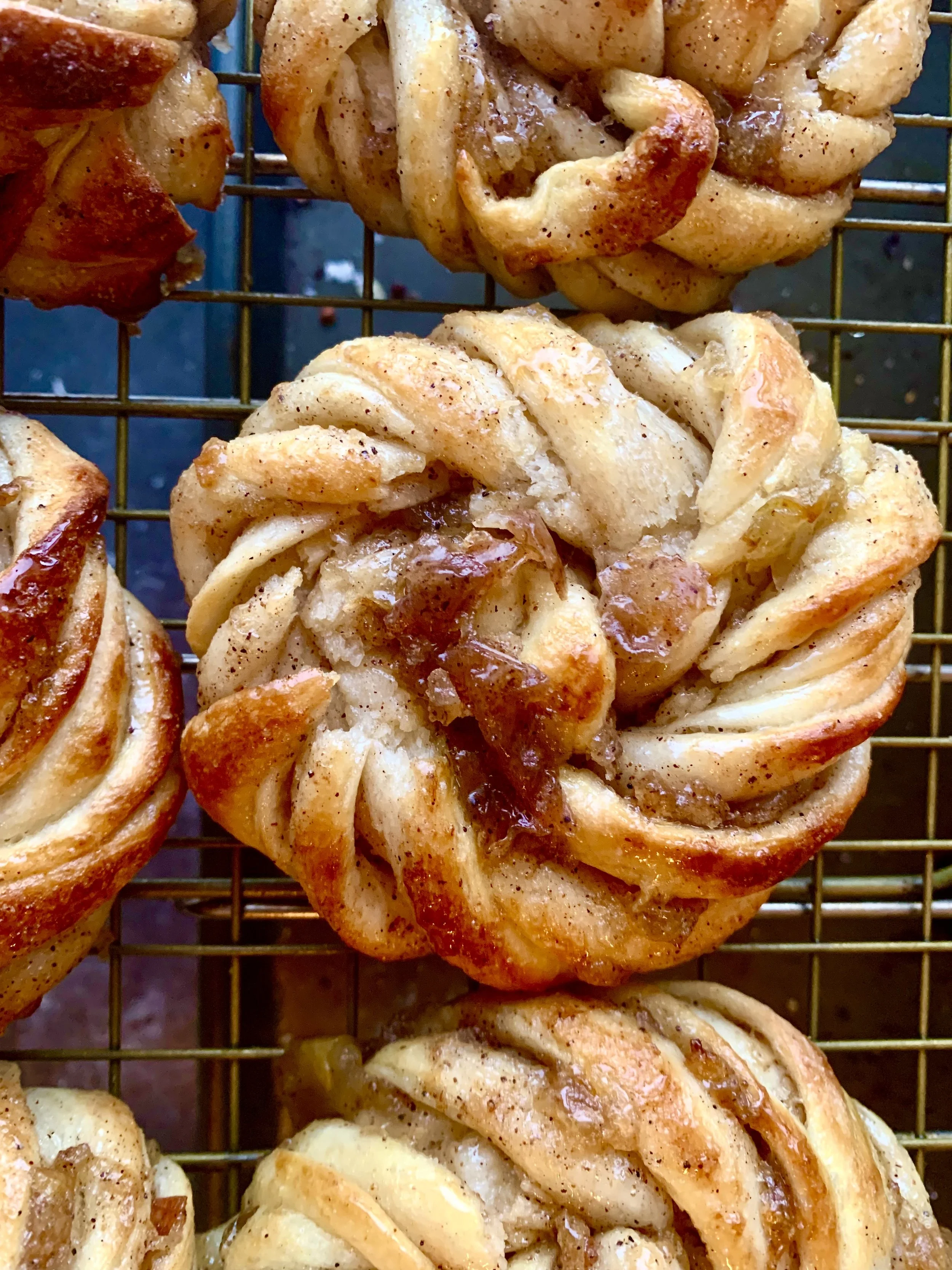 Baked Nutmeg Apple Knots (6)