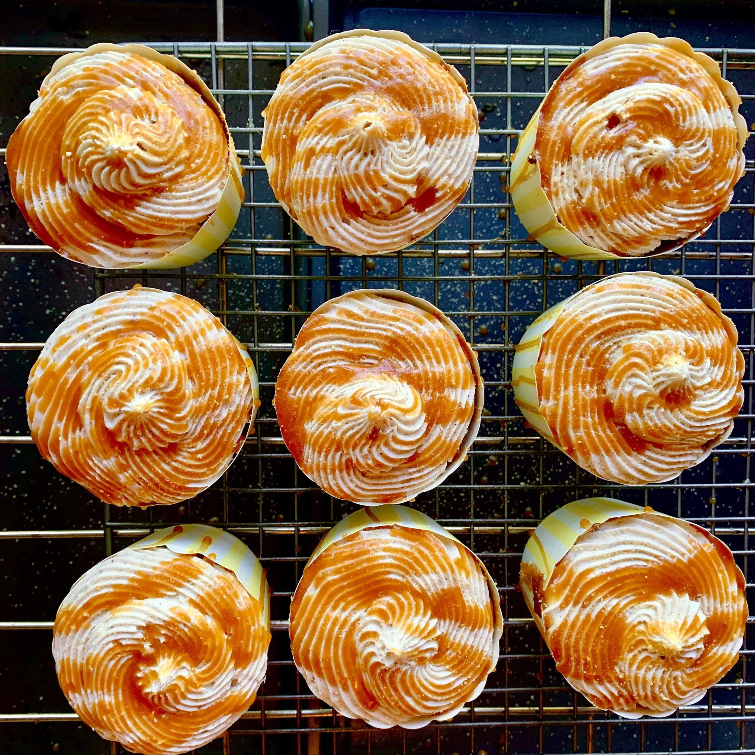 Caramel Apple Cider Cupcakes (Seasonal Flavour) (12)