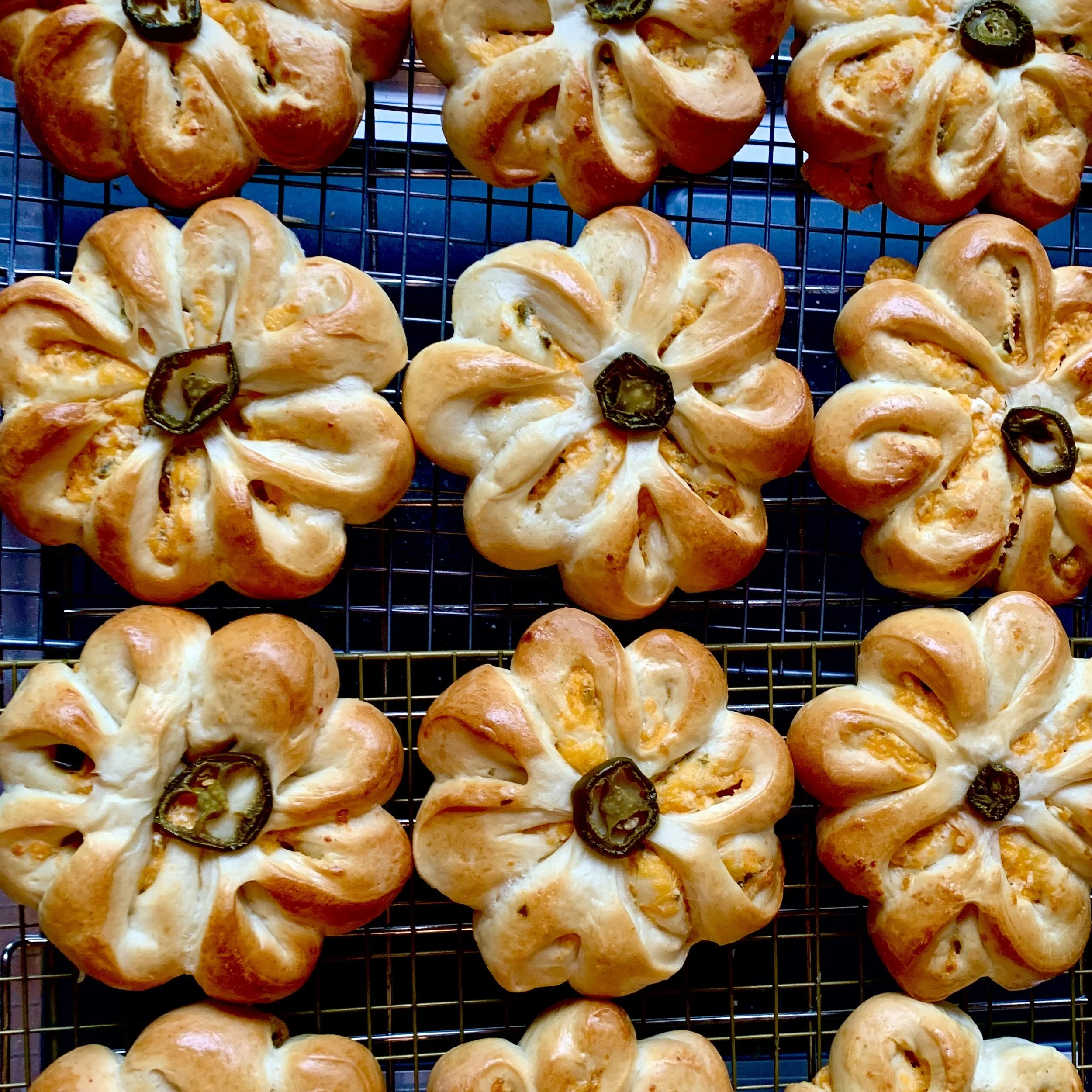 Cheddar Jalapeño Flowers (6)