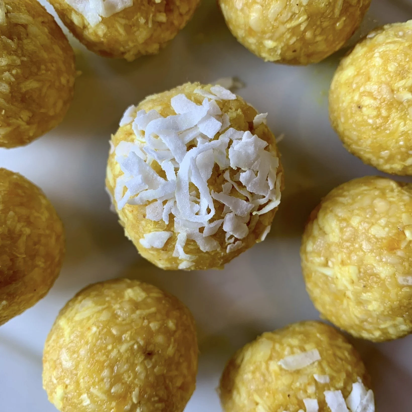 Lemon, Coconut & Turmeric Energy Bites (6)