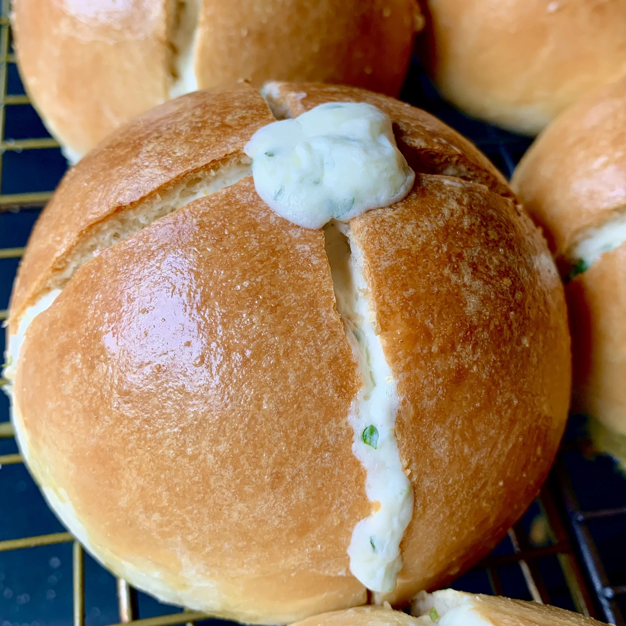 Garlic Cream Cheese Pull Apart Brioche (6)