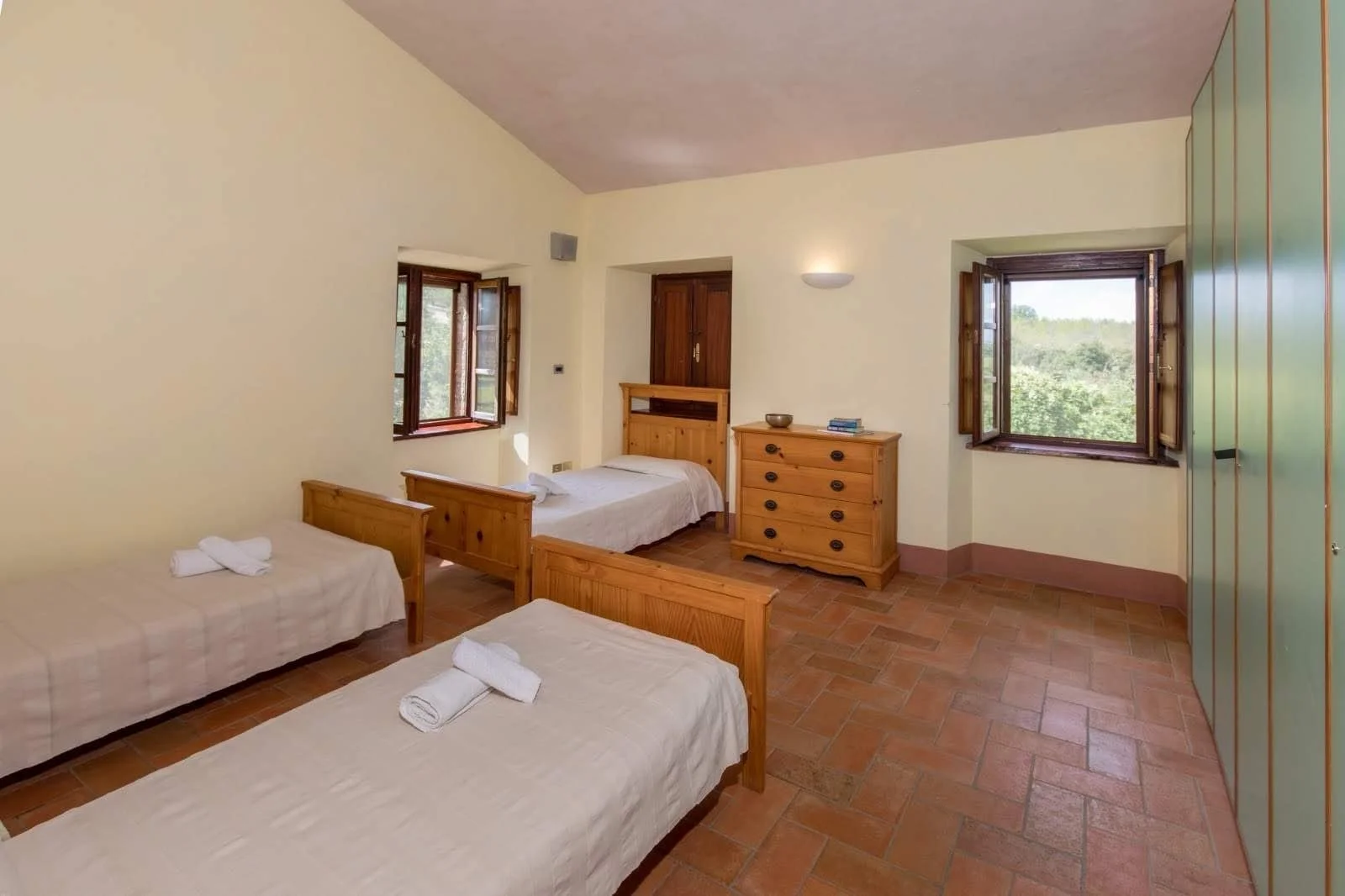 room-n5-triple_quadruple.jpg