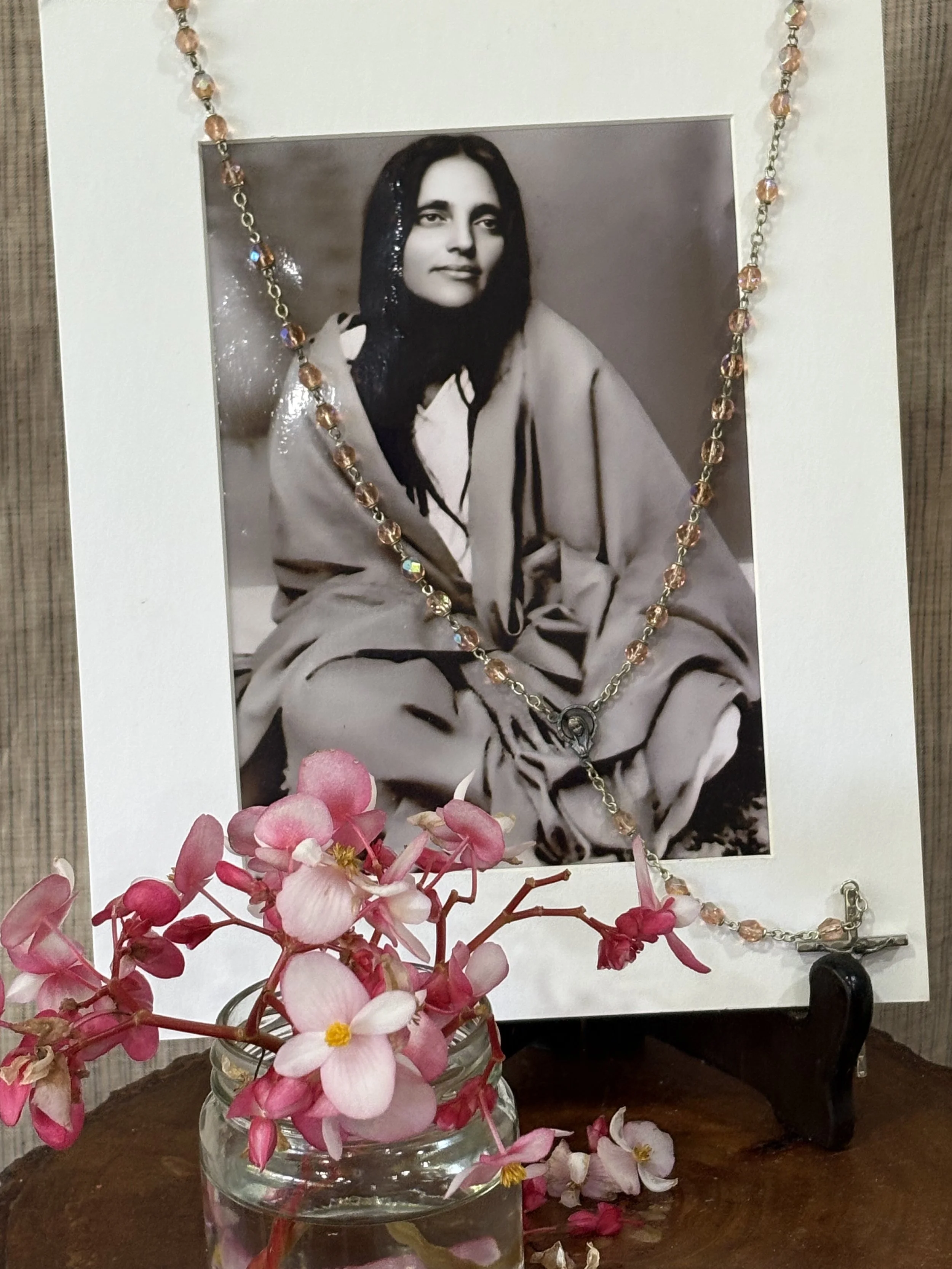 Anandamayi Ma

“ Whether you worship Christ, Krishna, Kali, or Allah, you actually worship the one Light that is also in you, since it pervades all things.”

- The Essential Sri Anandamayi Ma: Life and Teachings of a 20th Century Indian Saint, by Ale