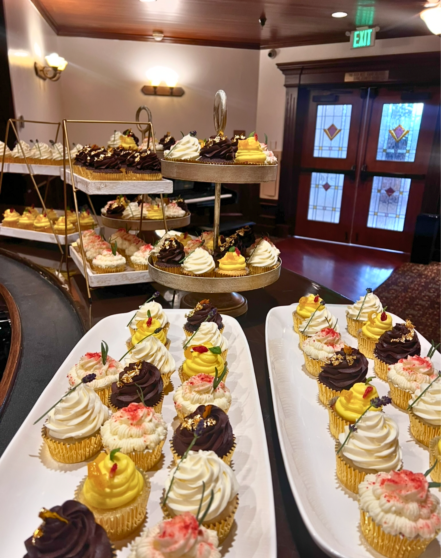 Wed Cupcakes Side.png