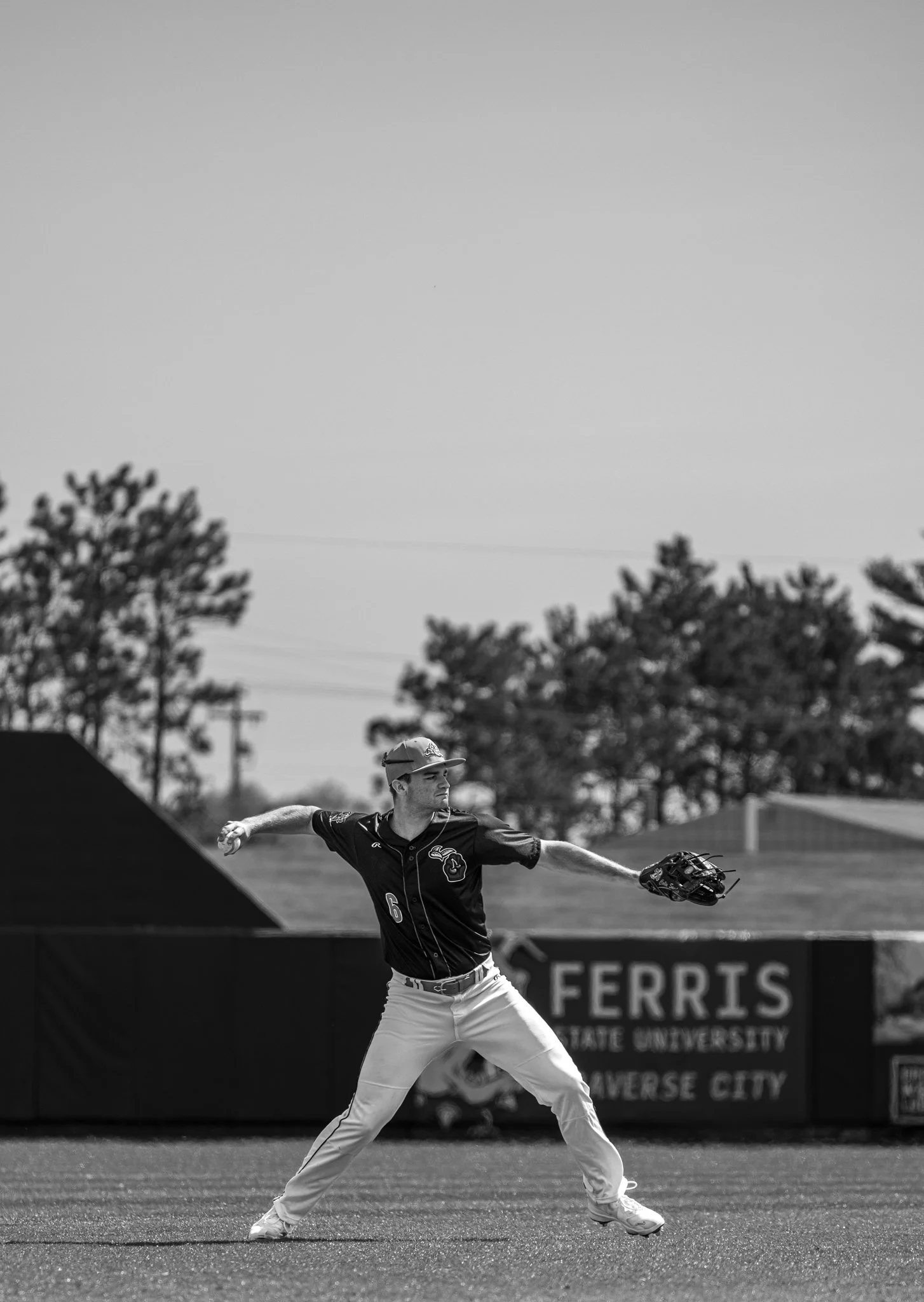 Sander_colin_outfield b&w.jpg