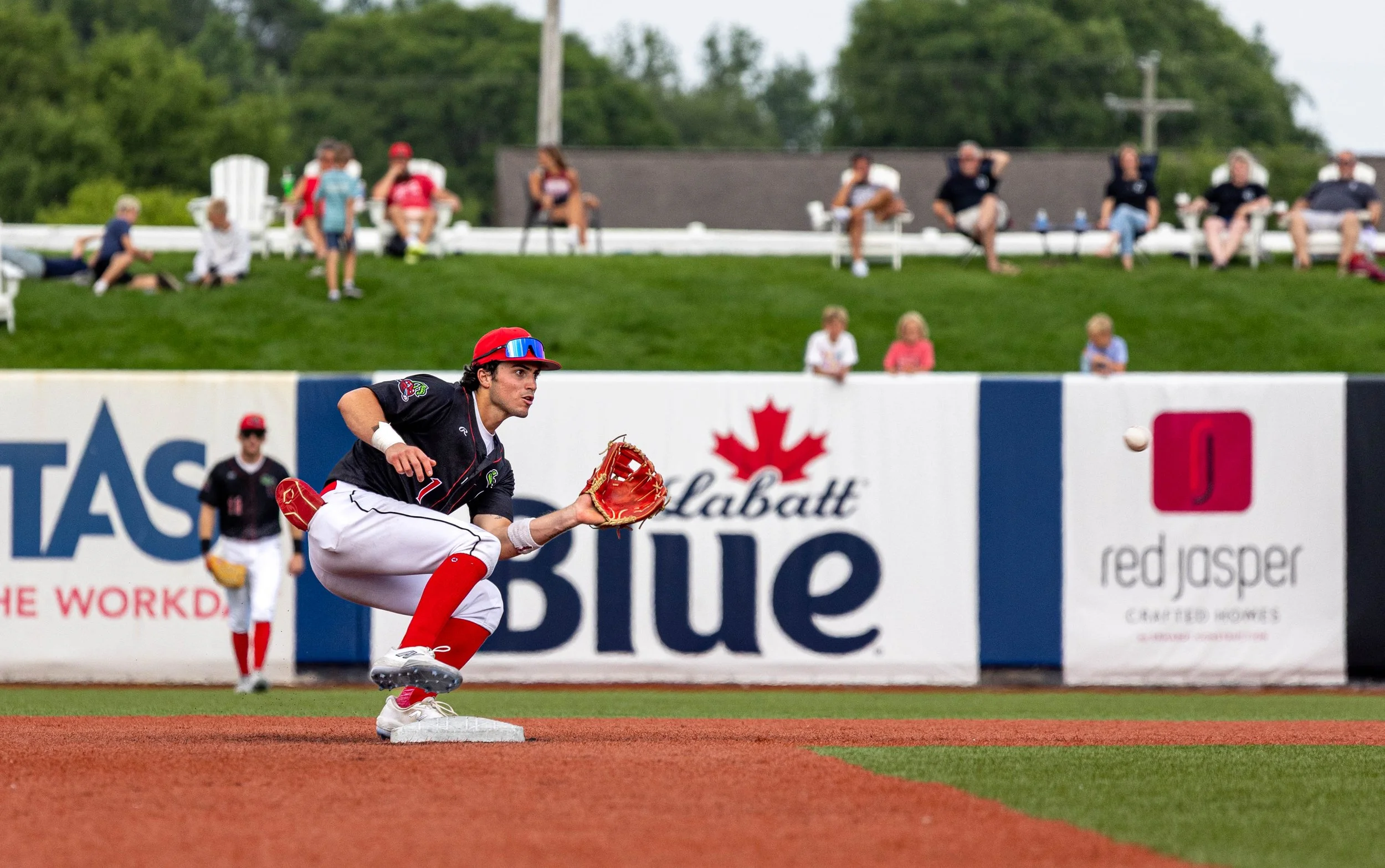 martinez sean 2nd catching ball.jpg