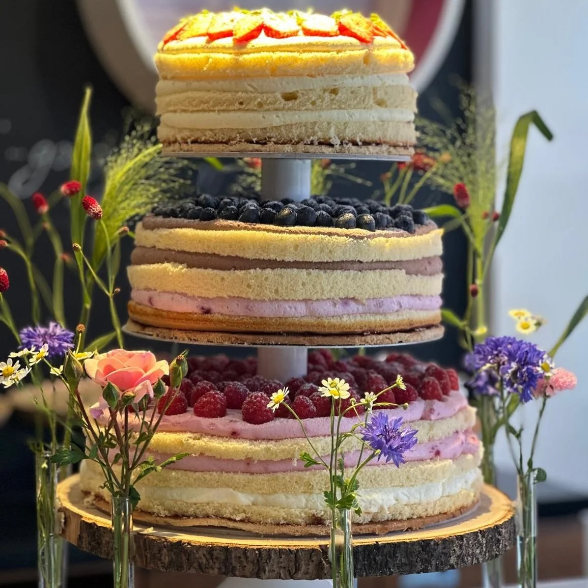 🎀 GEWINNSPIEL-ZEIT! 🎀
Lust auf was S&uuml;&szlig;es? 🍰 Dann mach mit und gewinne einen 25 &euro; Gutschein 💕

So einfach geht&rsquo;s:
💗 Folge @cafesprenger
💓 Like diesen Beitrag
🌸 Markiere 2 Freund*innen, die sich auch &uuml;ber etwas S&uuml;